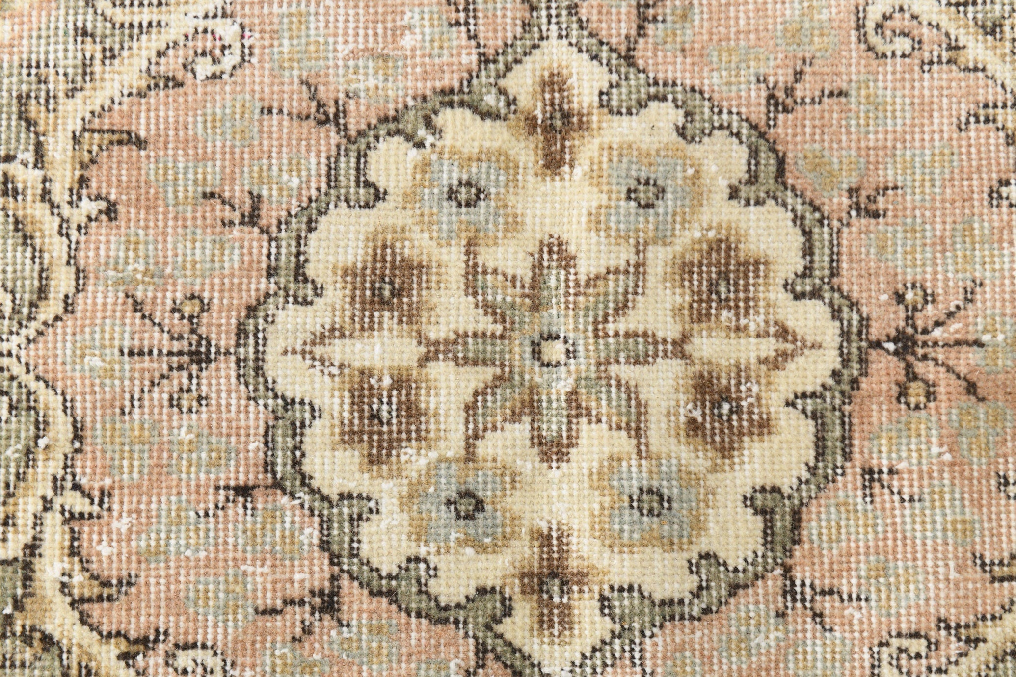Turkish Vintage Rug  5'9" x 9'1" ft