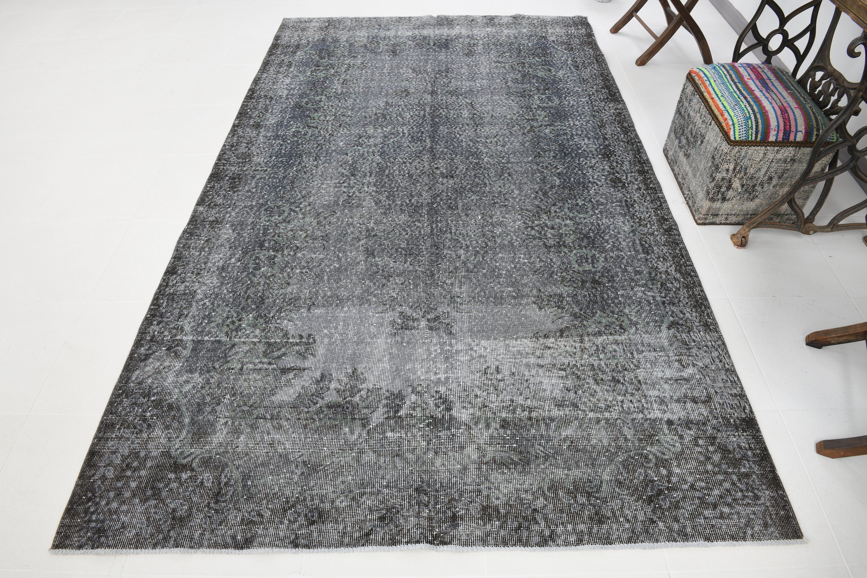 Turkish Vintage Rug 5’9’’ x 9’8’’ ft