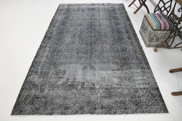 Turkish Vintage Rug 5’9’’ x 9’8’’ ft