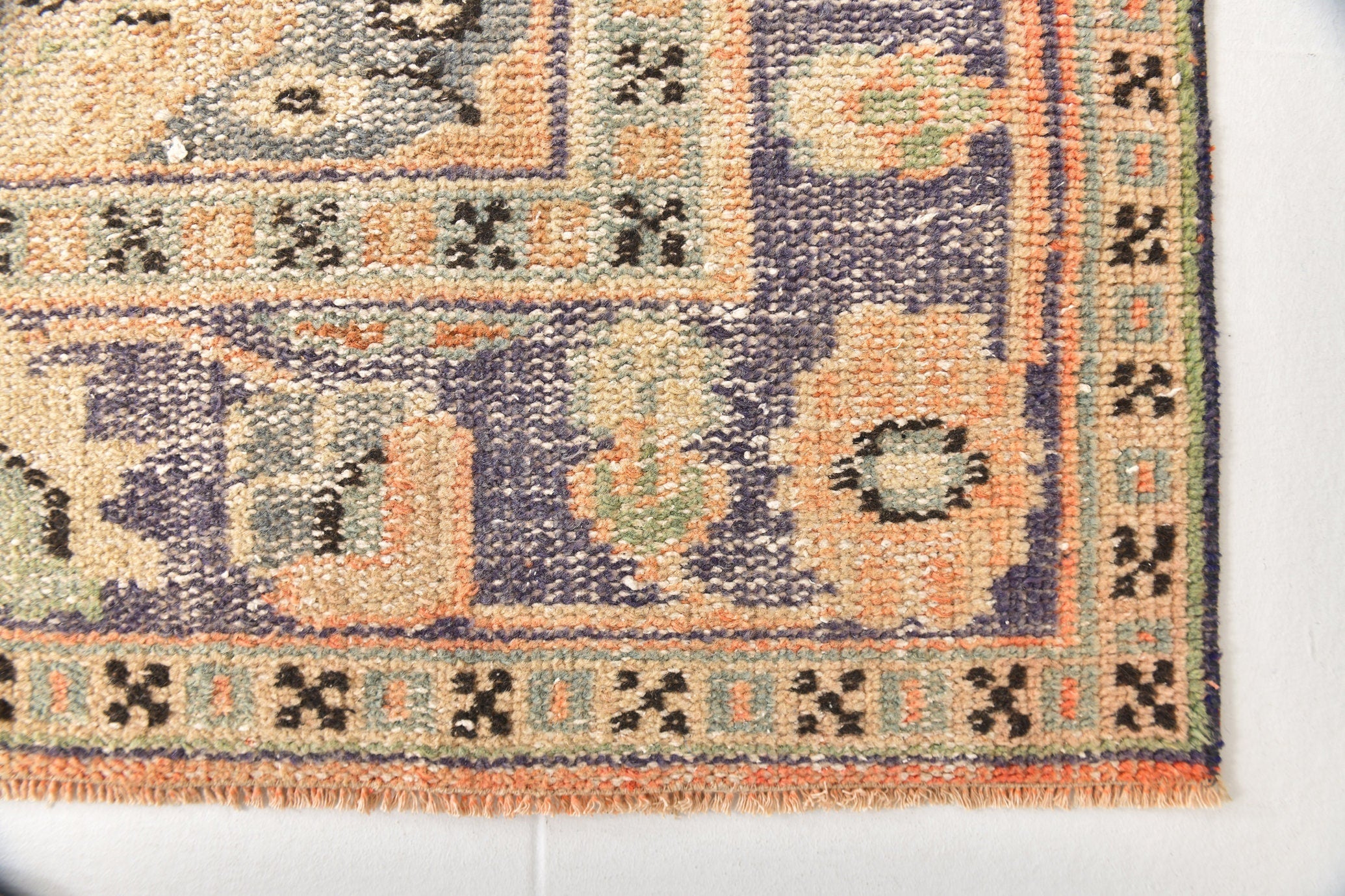 Turkish Vintage Rug  6'0" x 10'0" ft