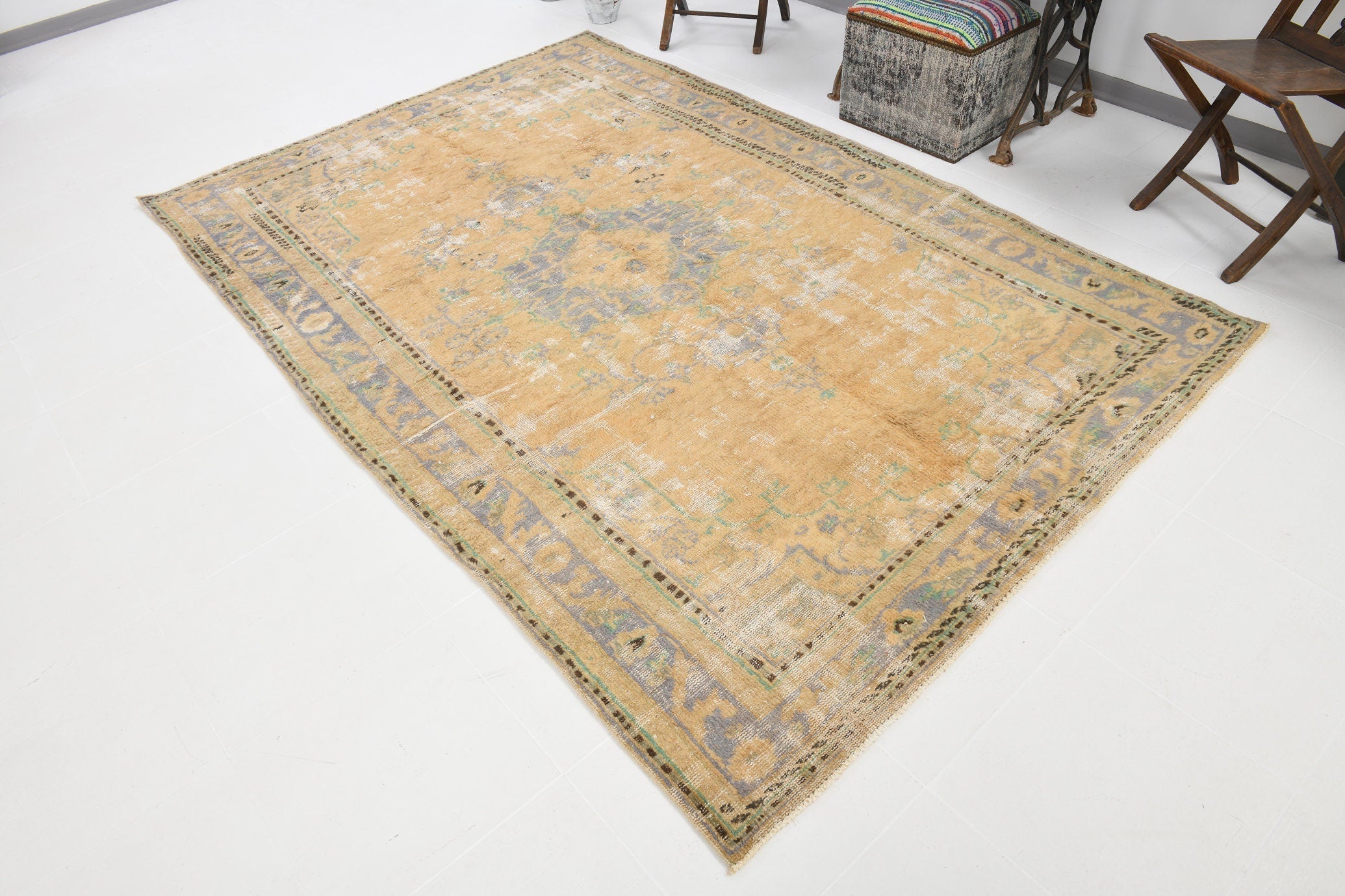 Turkish Vintage Rug  6'0" x 9'1" ft