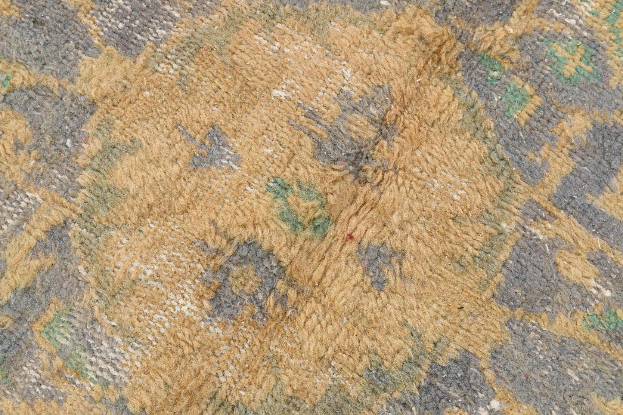 Turkish Vintage Rug  6'0" x 9'1" ft