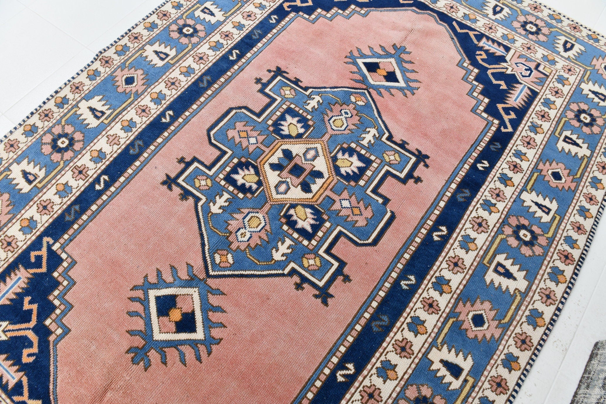 Turkish Vintage Rug  6'1" x 8'9" ft