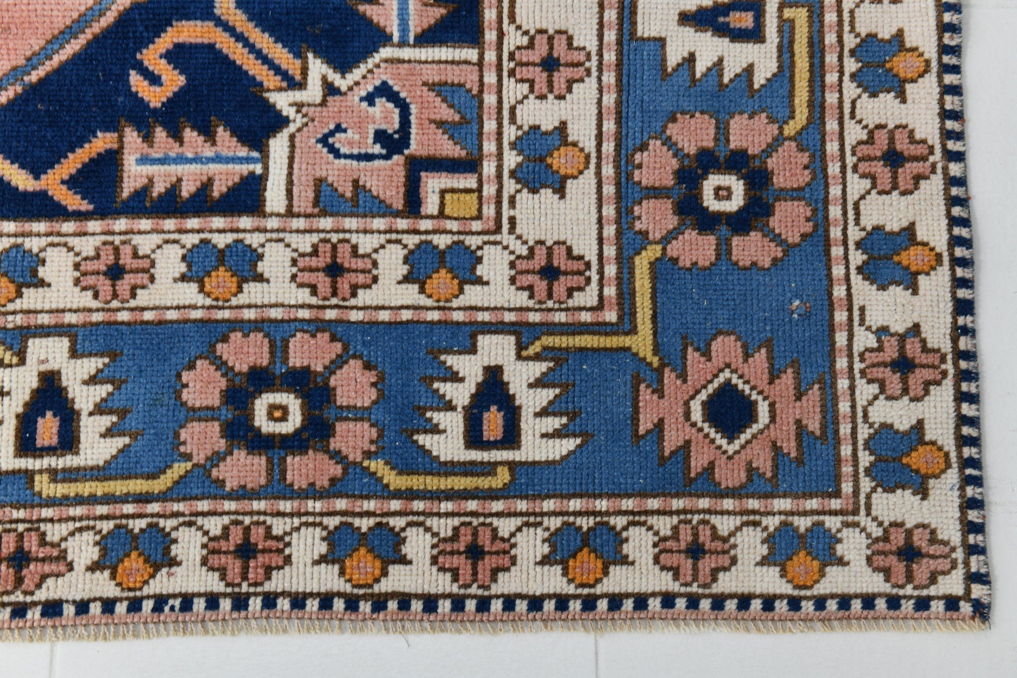 Turkish Vintage Rug  6'1" x 8'9" ft