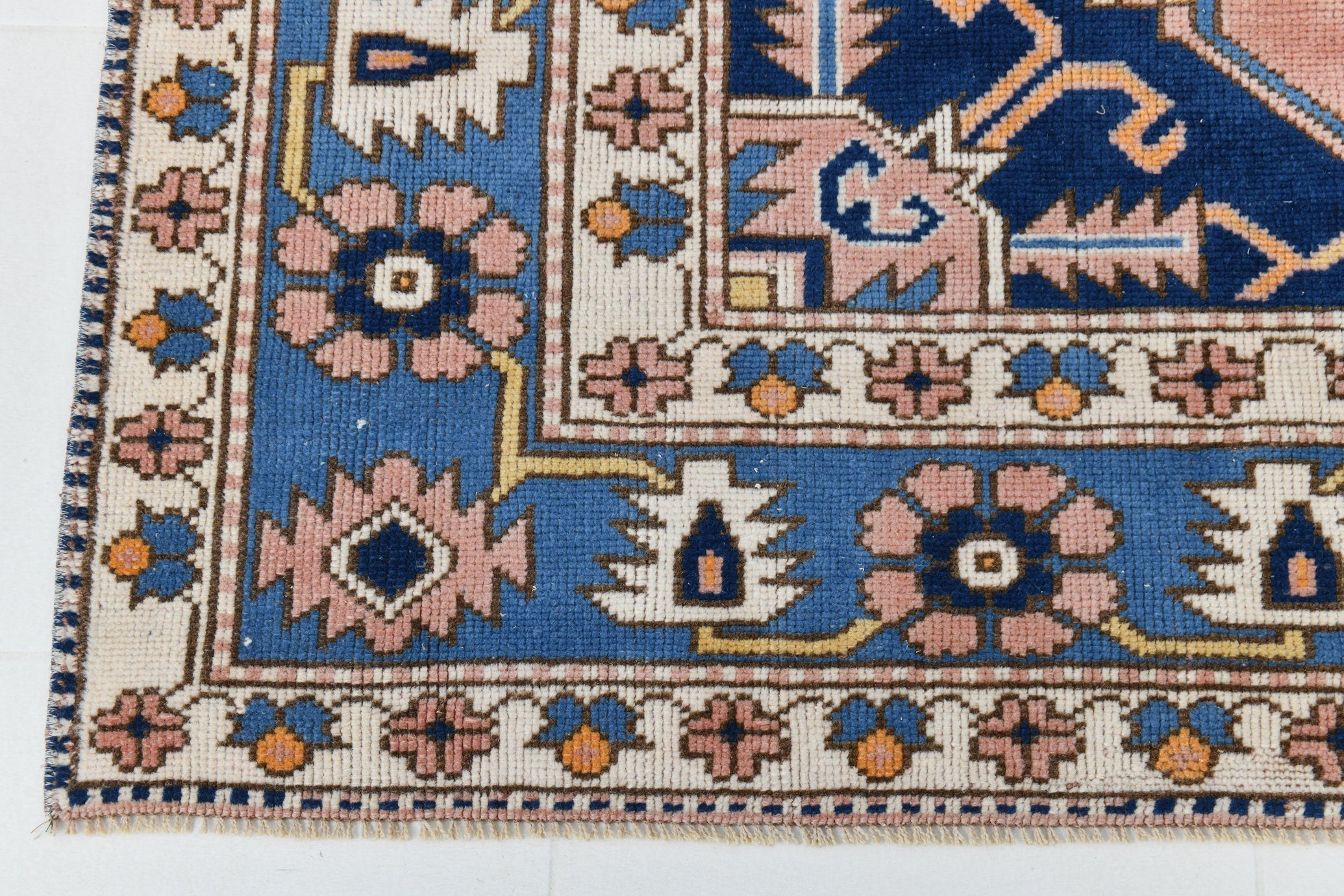 Turkish Vintage Rug  6'1" x 8'9" ft