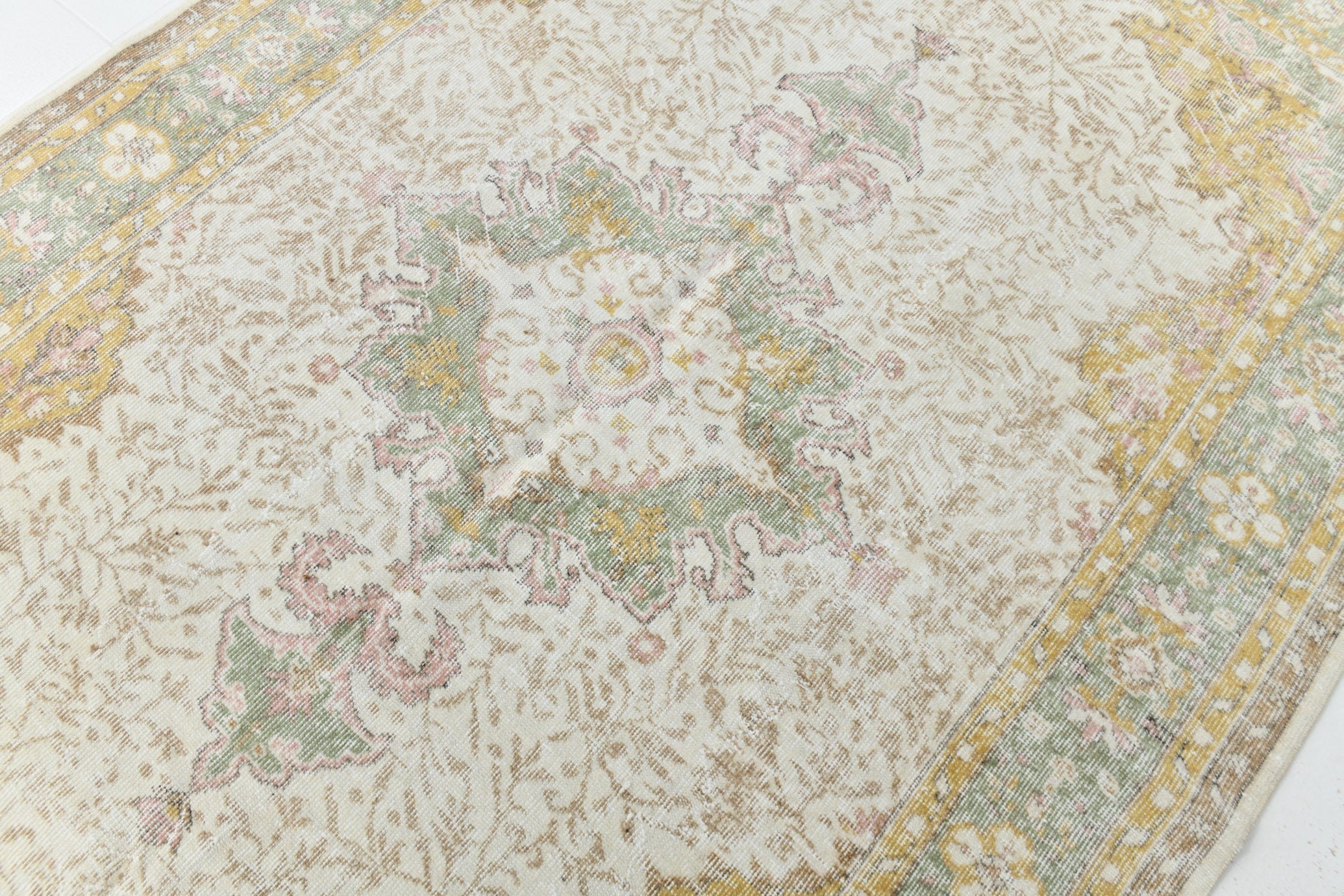 Turkish Vintage Rug  6'1" x 9'3" ft