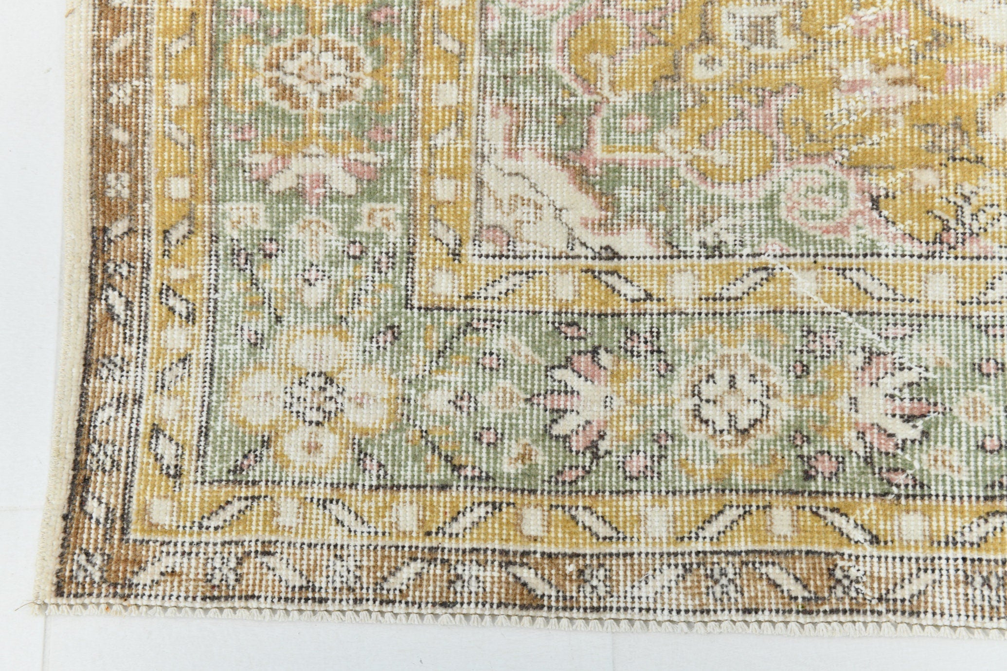 Turkish Vintage Rug  6'1" x 9'3" ft