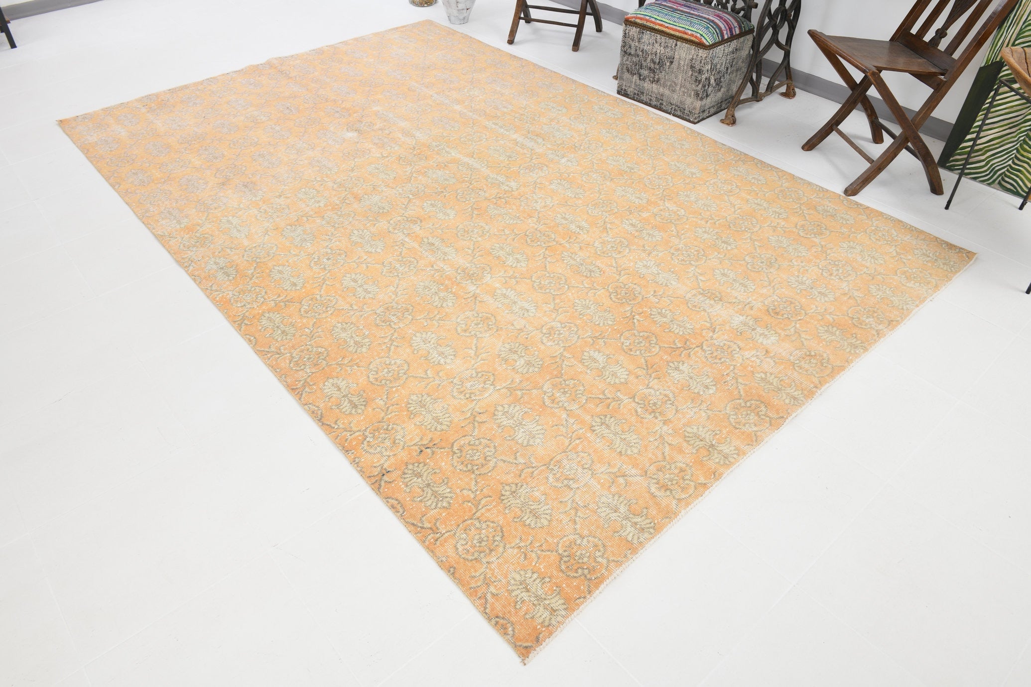 Turkish Vintage Rug  6'10" x 10'8" ft