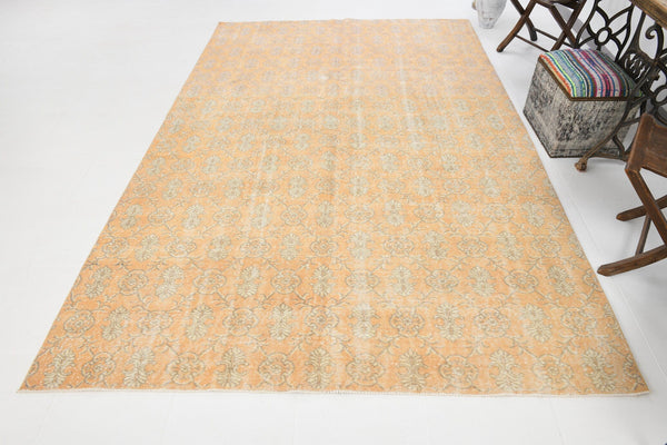 Turkish Vintage Rug  6'10" x 10'8" ft