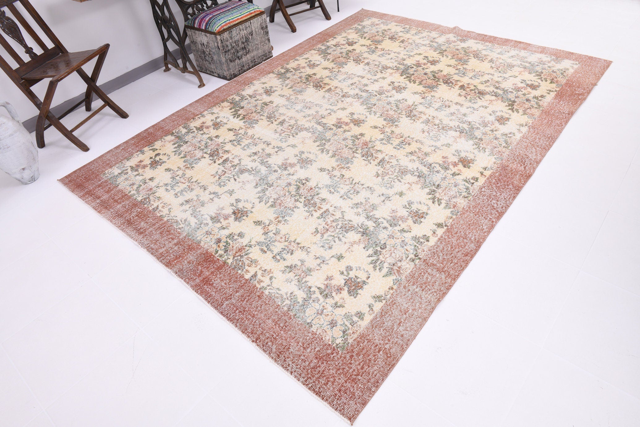 Turkish Vintage Rug  6'10" x 9'7" ft