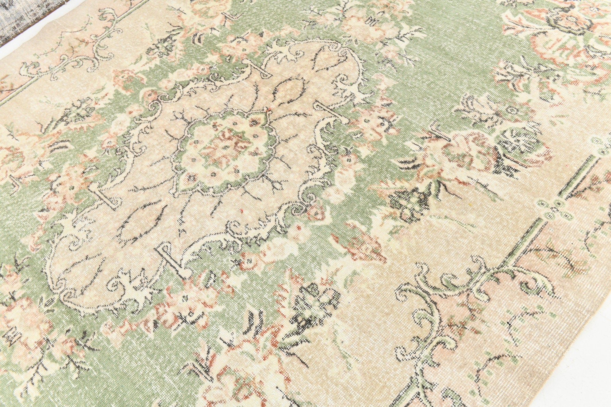 Turkish Vintage Rug  6'11" x 10'6" ft