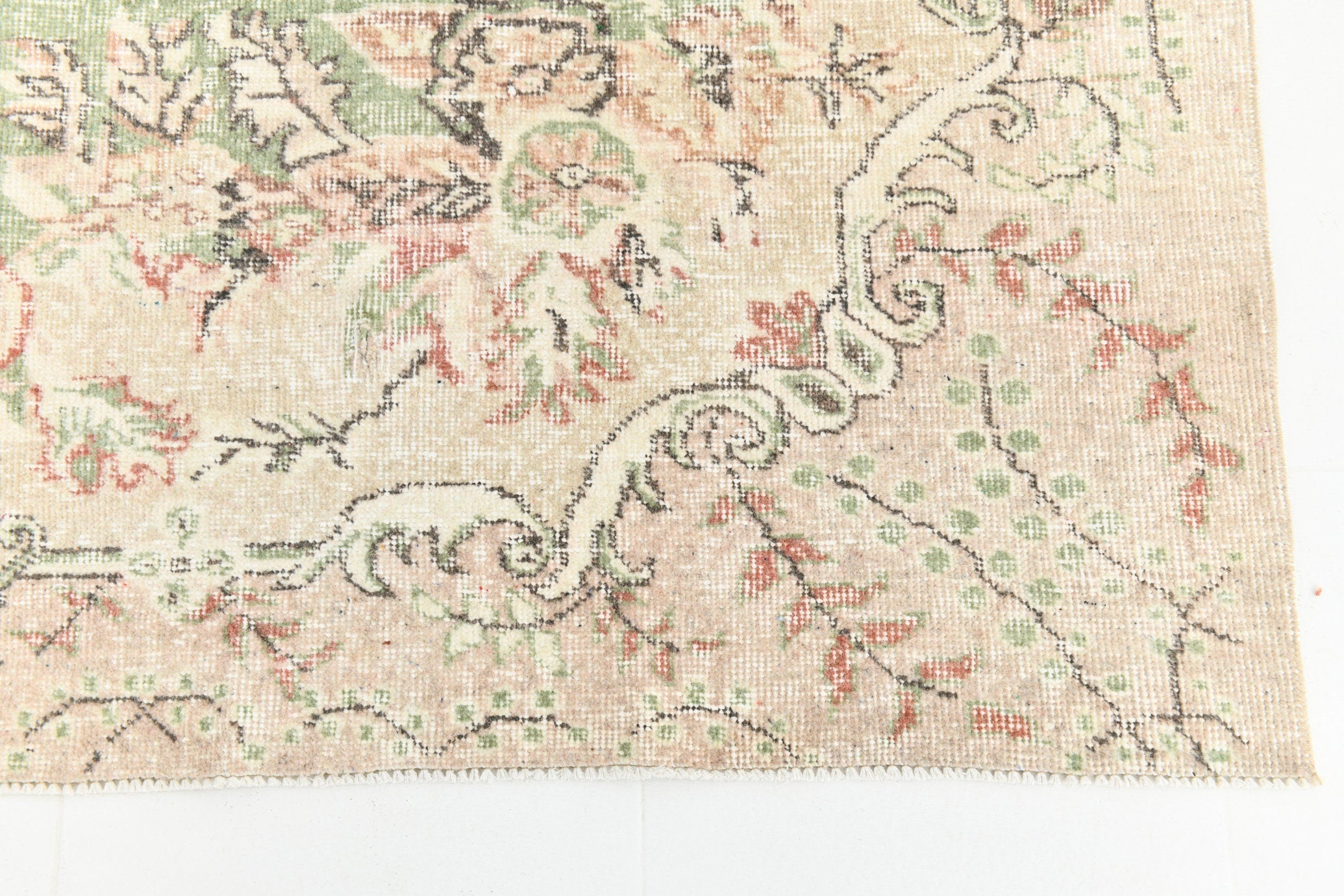 Turkish Vintage Rug  6'11" x 10'6" ft