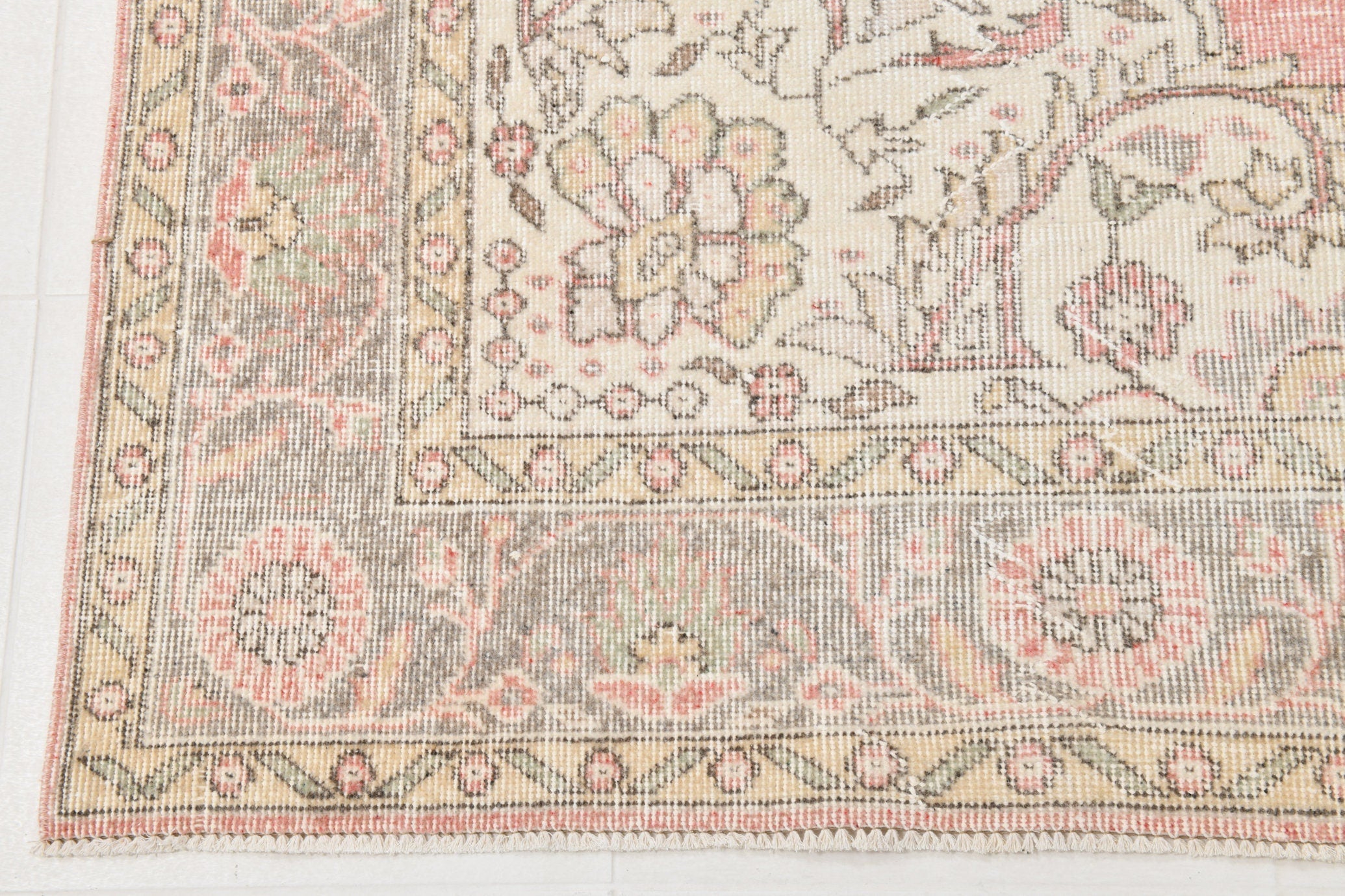Turkish Vintage Rug  6'2" x 9'12" ft