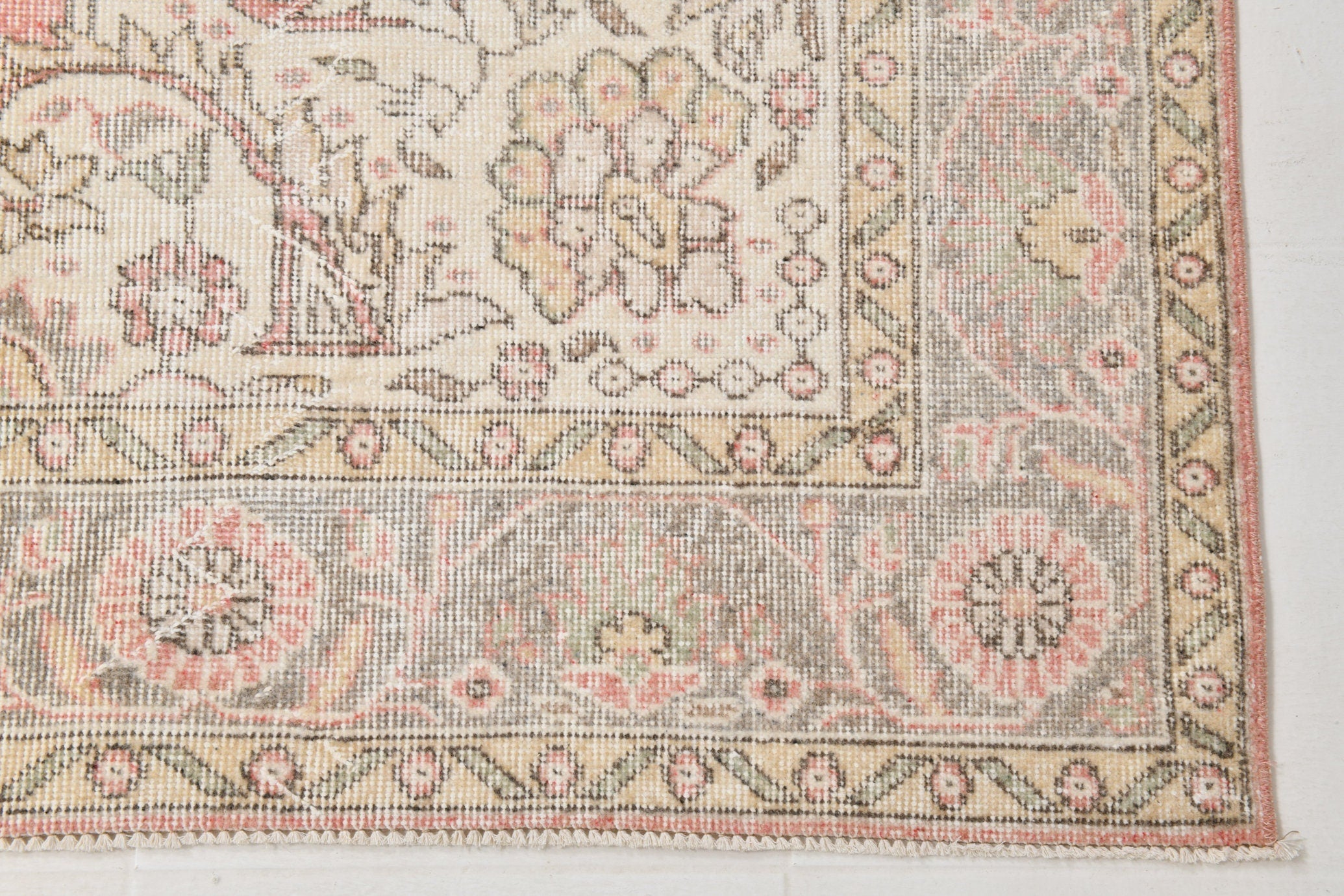 Turkish Vintage Rug  6'2" x 9'12" ft