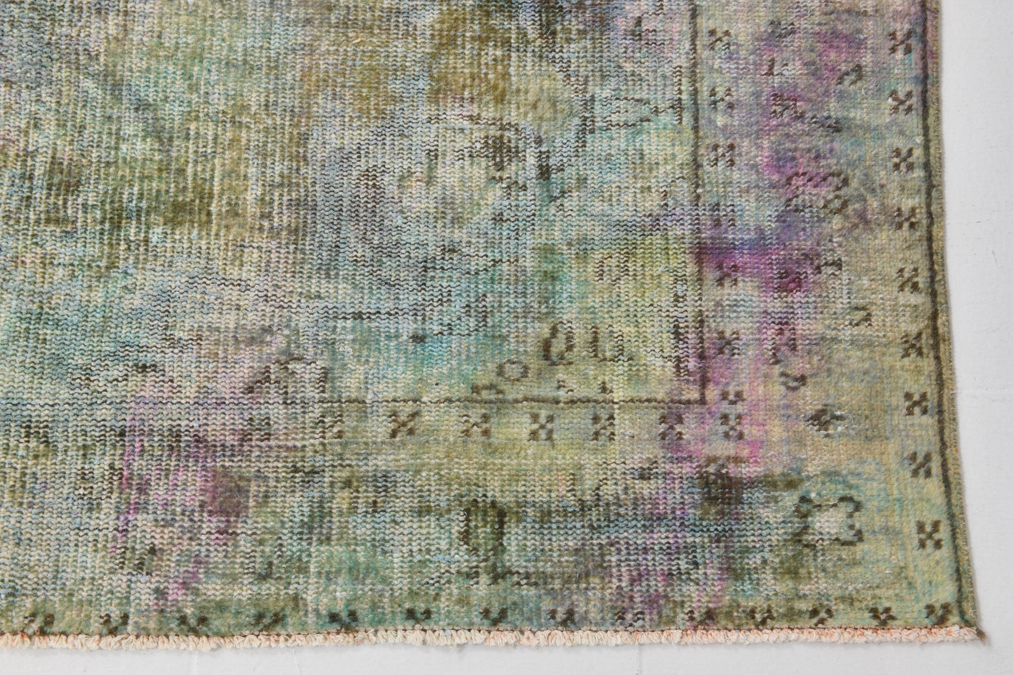 Turkish Vintage Rug  6'3" x 9'9" ft