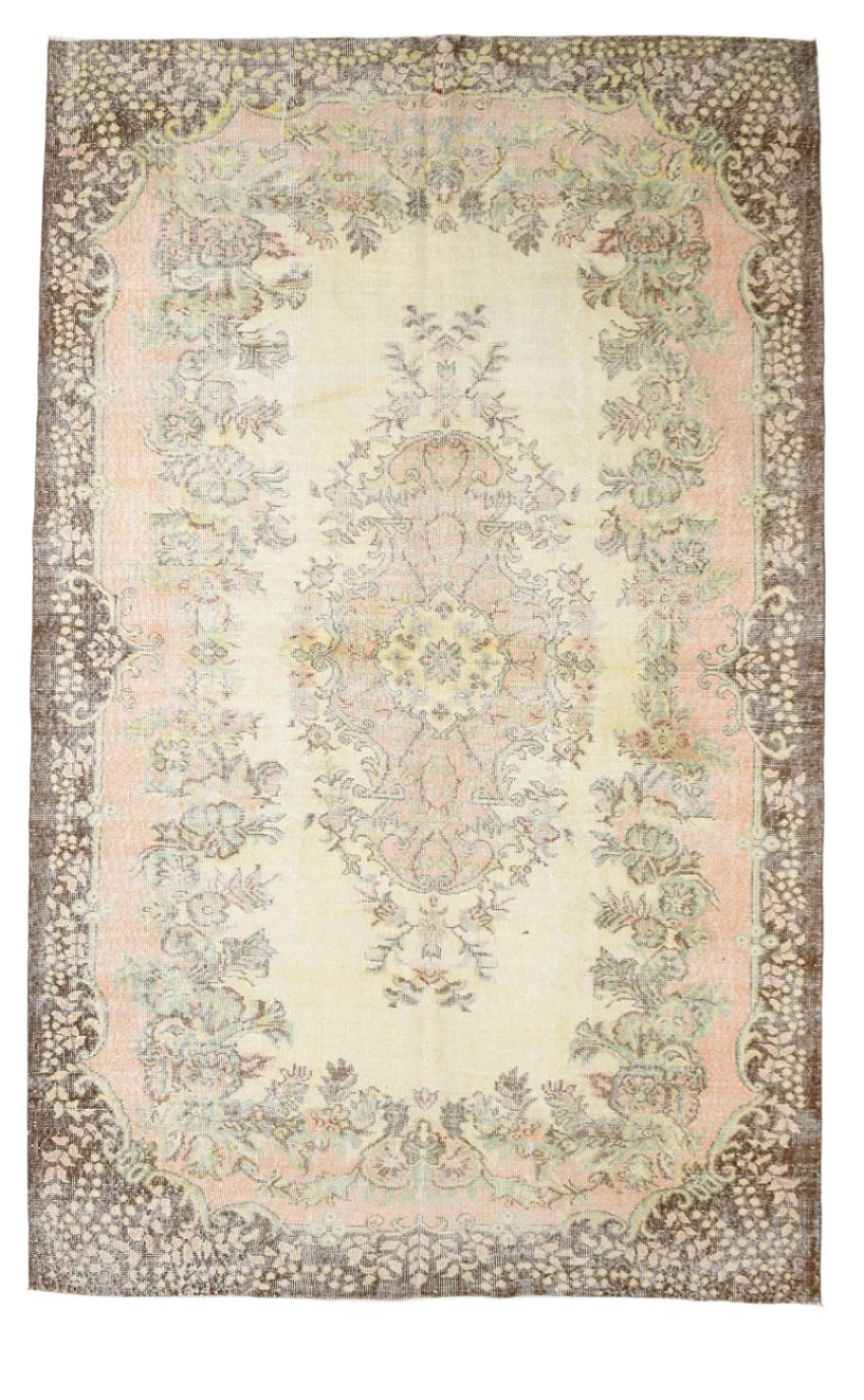 Turkish Vintage Rug  6'4" x 10'3" ft
