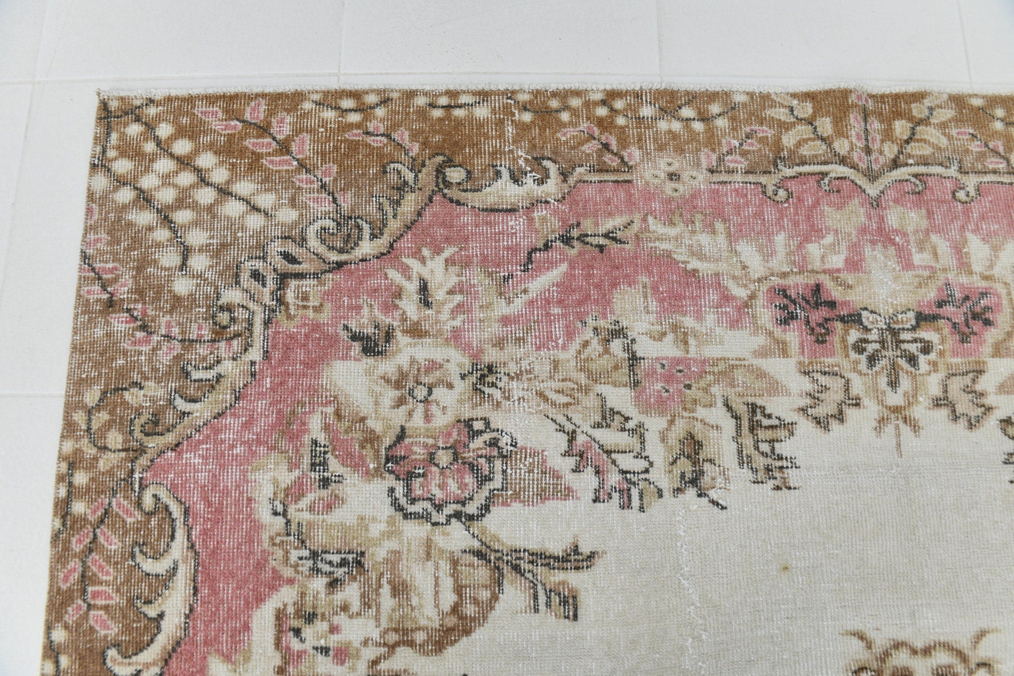 Turkish Vintage Rug  6'4" x 9'6" ft