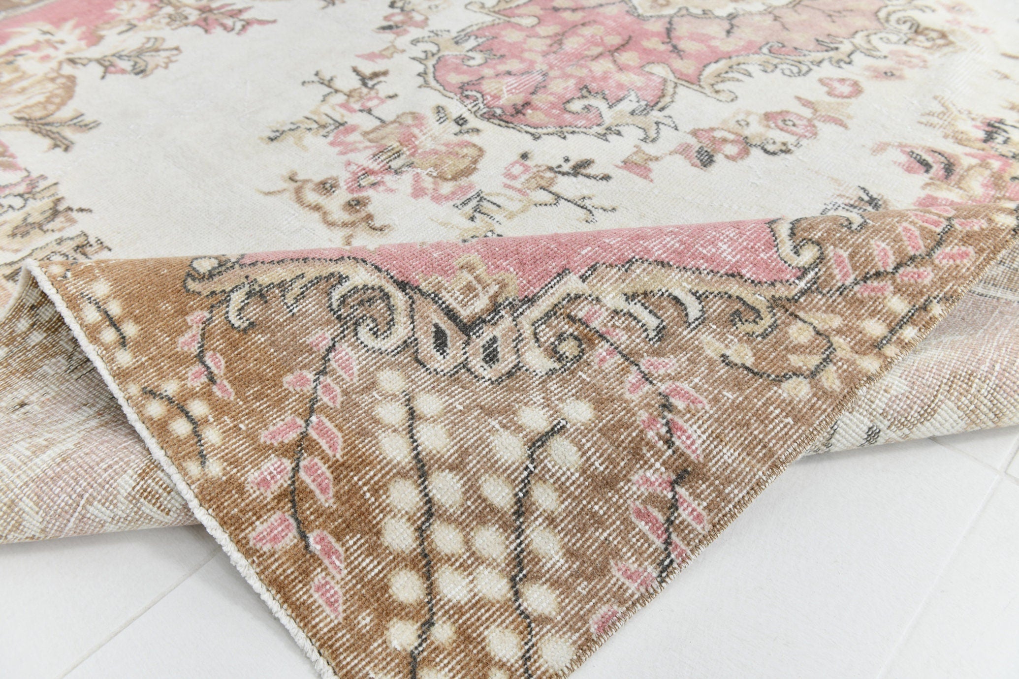 Turkish Vintage Rug  6'4" x 9'6" ft