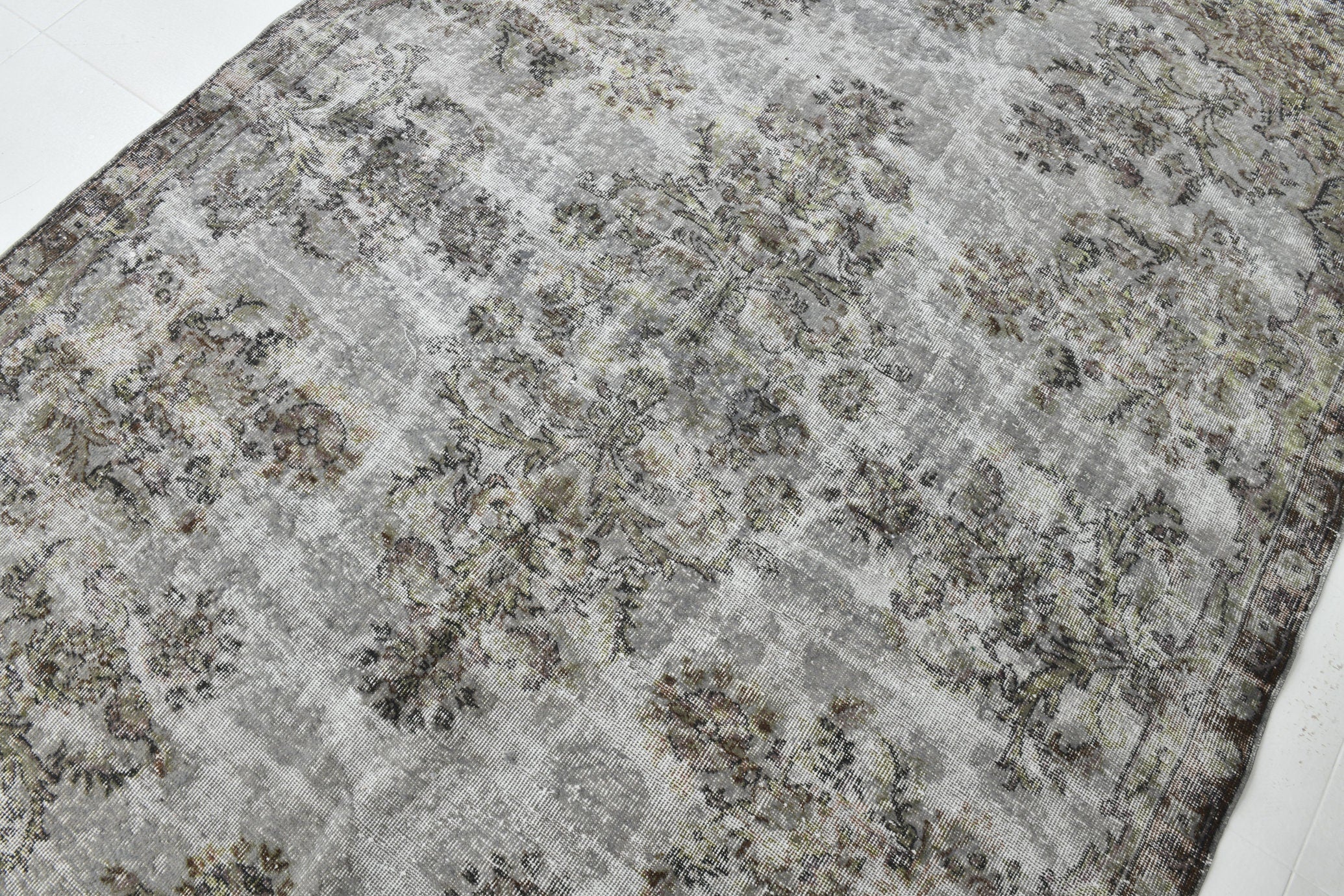 Turkish Vintage Rug  6'5" x 10'1" ft
