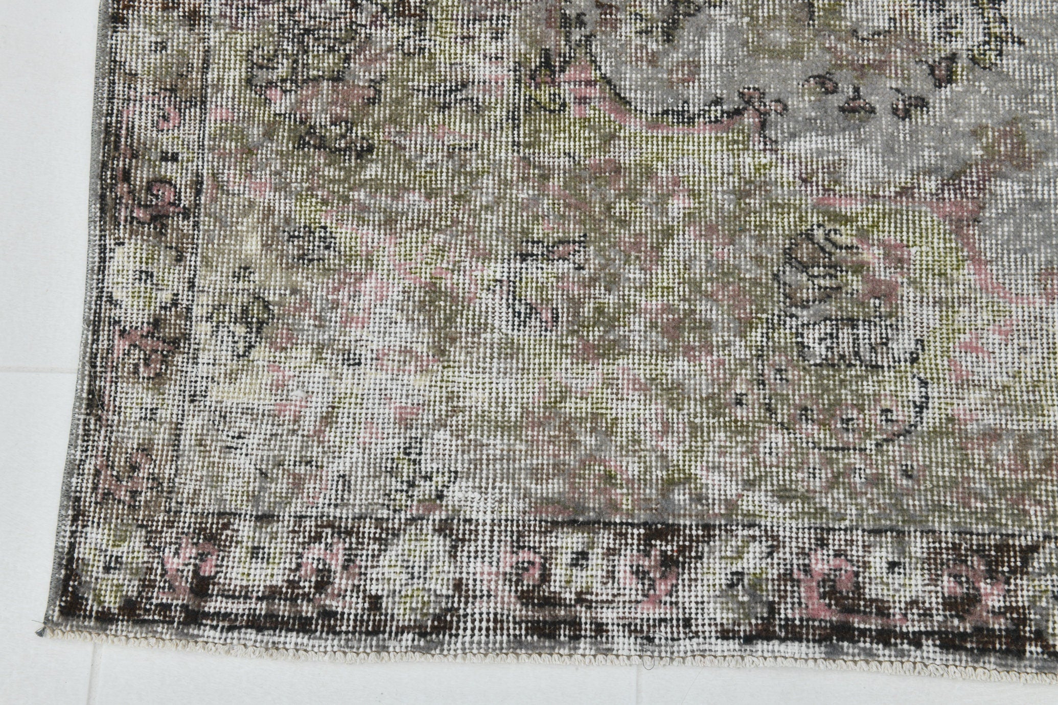 Turkish Vintage Rug  6'5" x 10'1" ft
