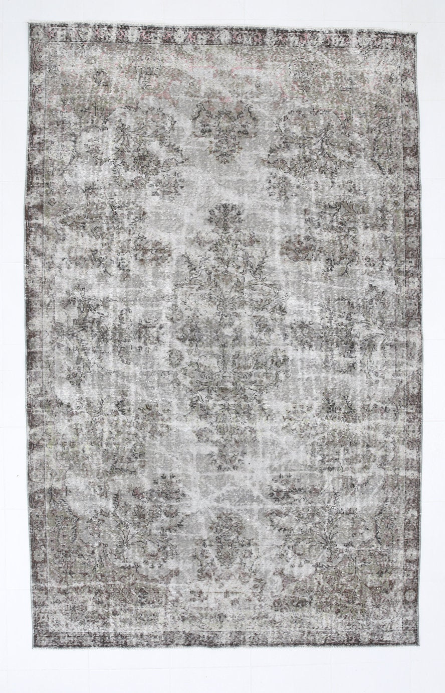 Turkish Vintage Rug  6'5" x 10'1" ft