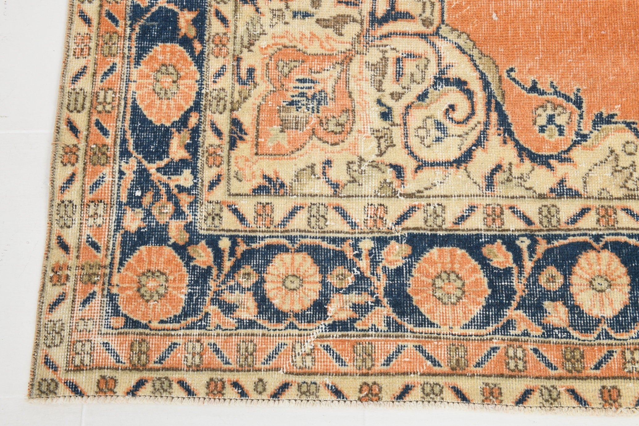 Turkish Vintage Rug  6'5" x 9'11" ft