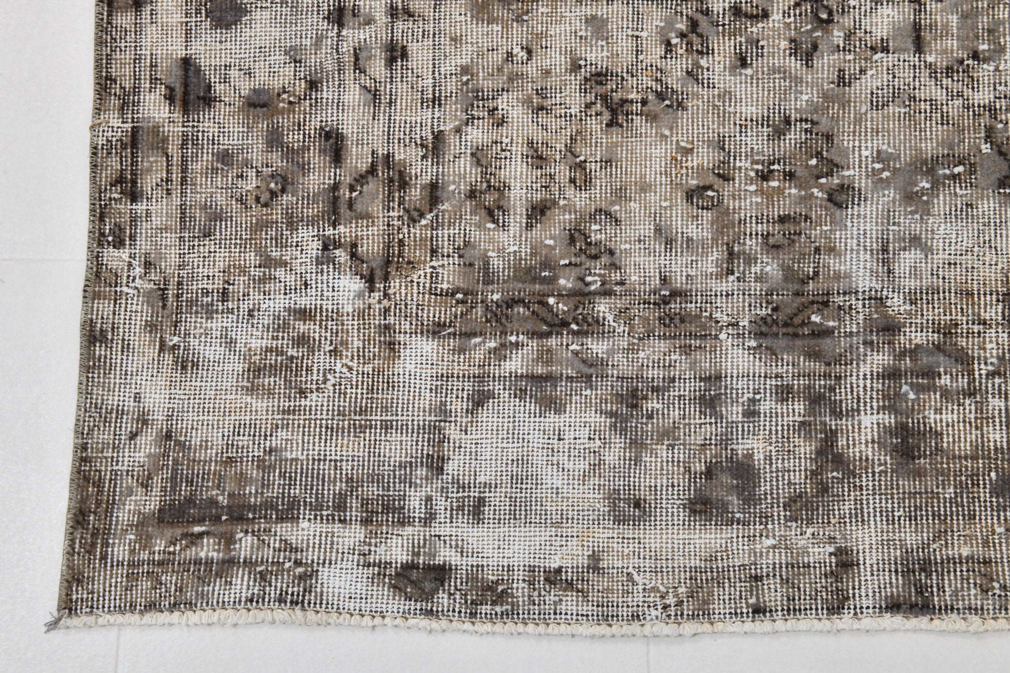 Turkish Vintage Rug  6'6" x 10'1" ft
