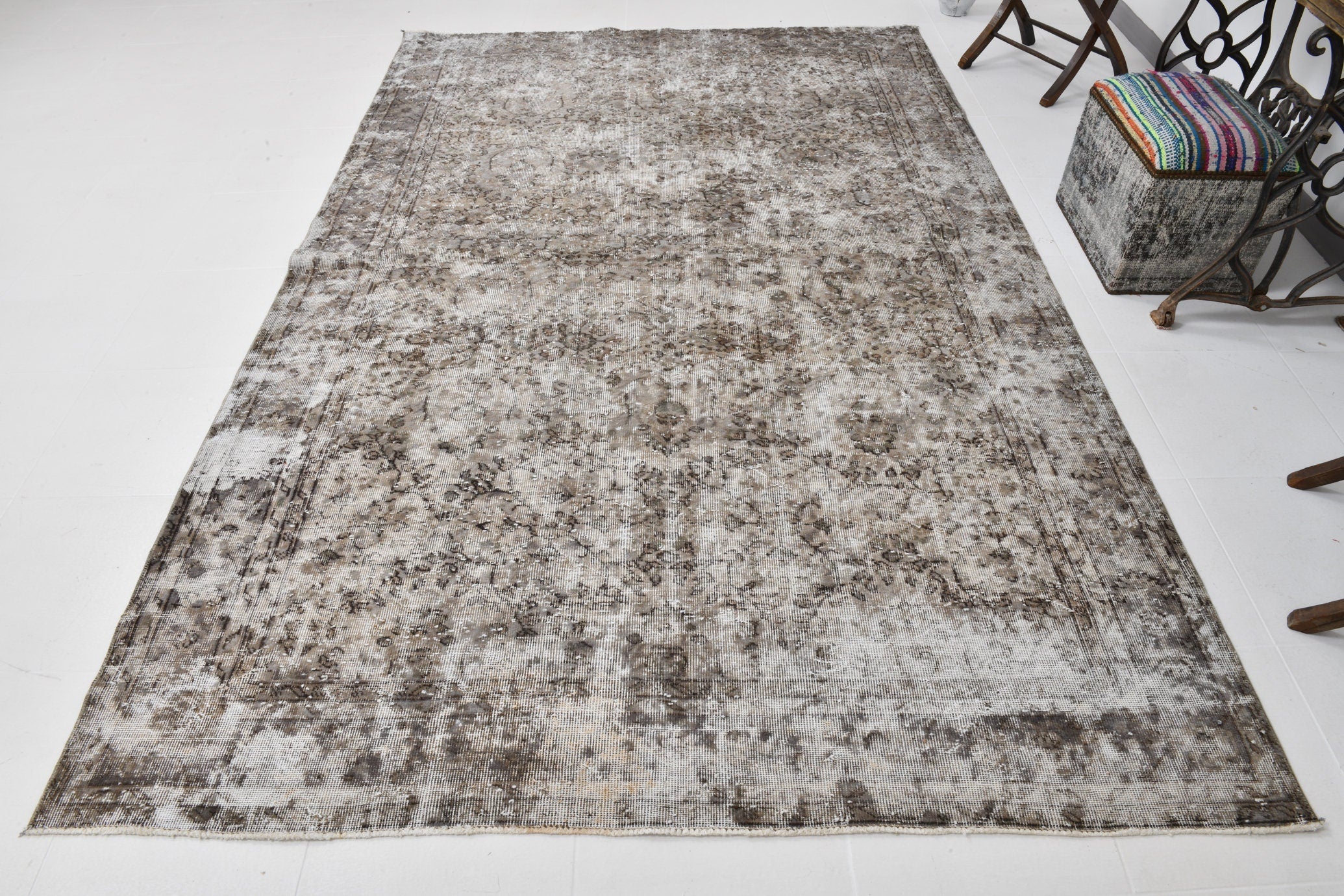 Turkish Vintage Rug  6'6" x 10'1" ft