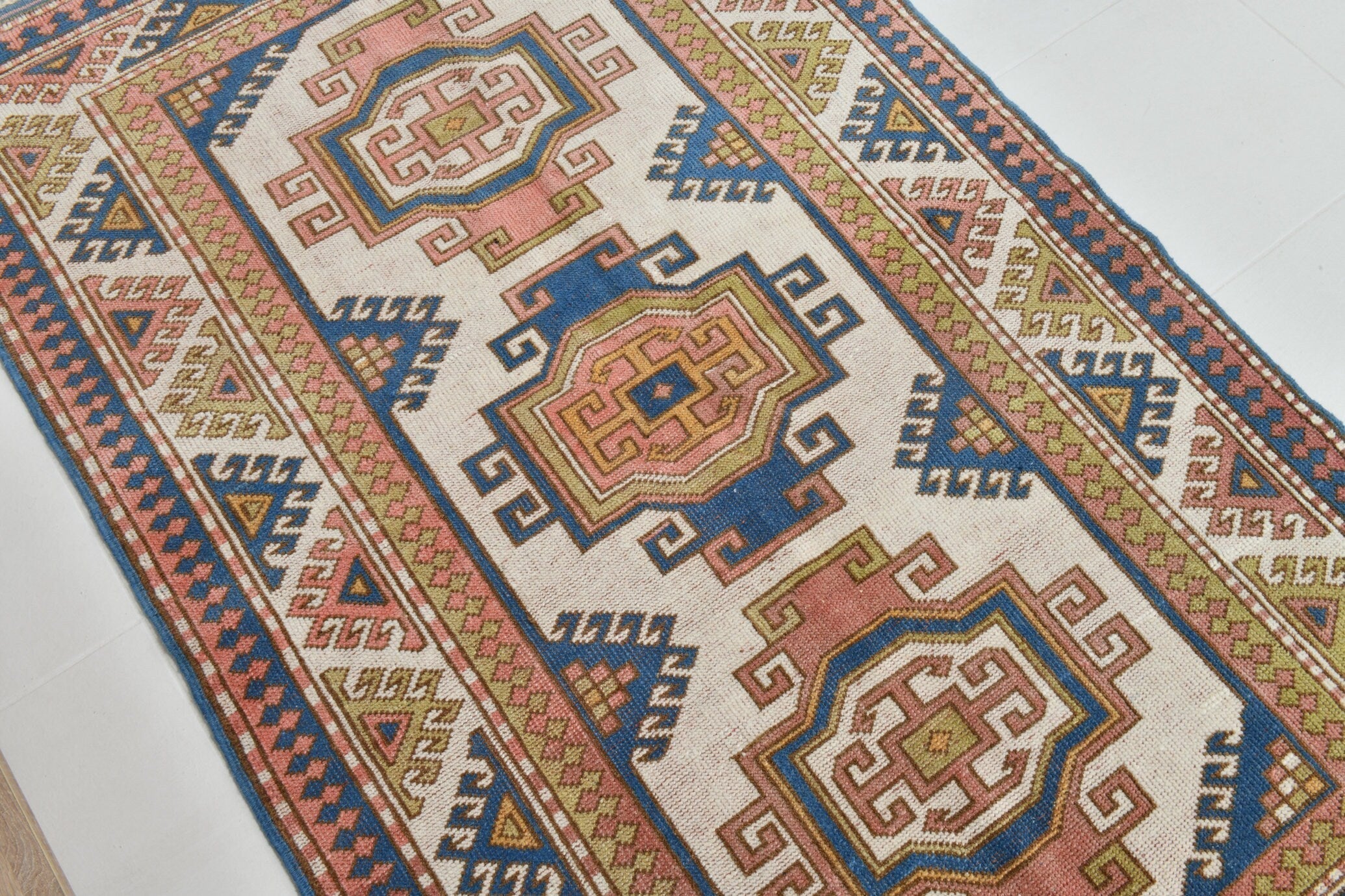 Turkish Vintage Rug 6’6’ x 4’0’