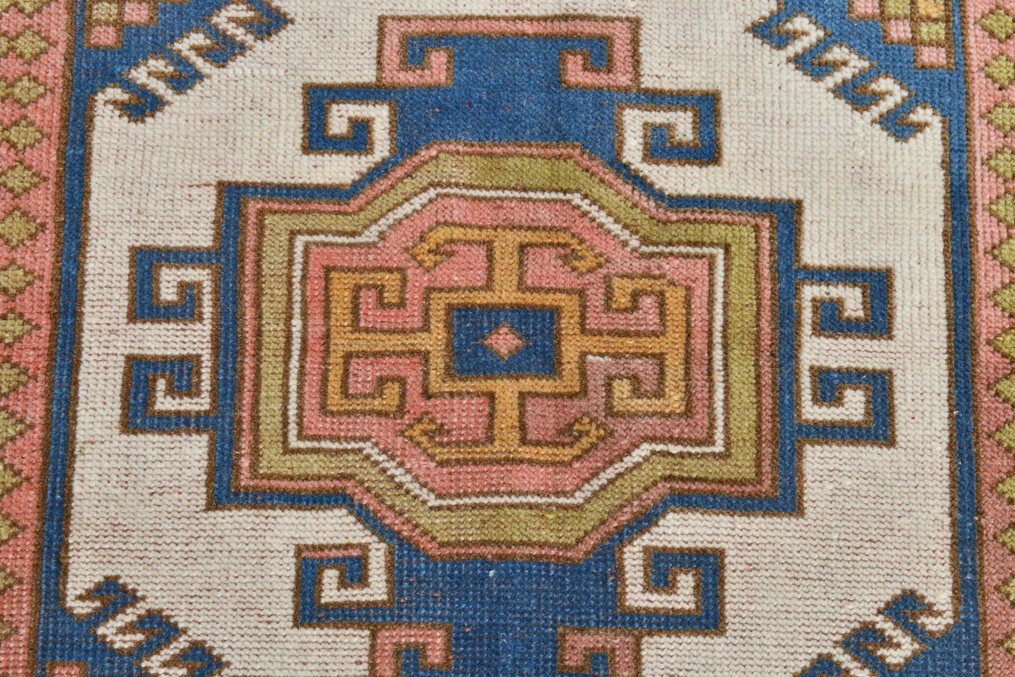 Turkish Vintage Rug 6’6’ x 4’0’