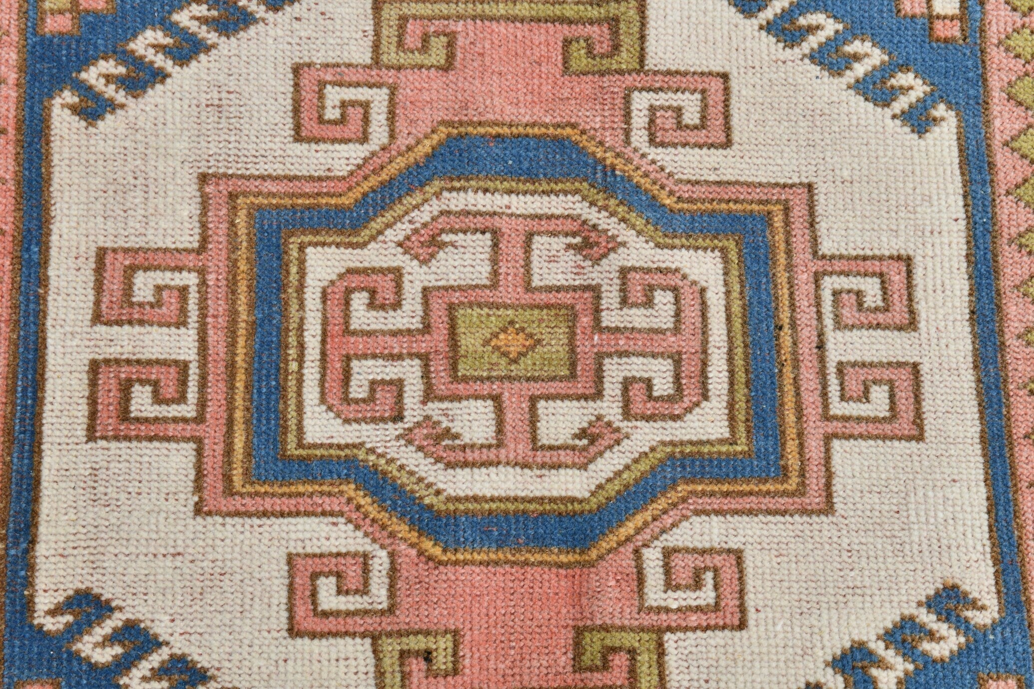 Turkish Vintage Rug 6’6’ x 4’0’