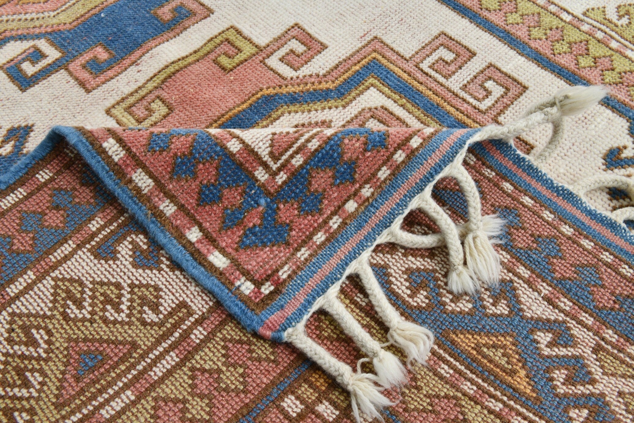 Turkish Vintage Rug 6’6’ x 4’0’