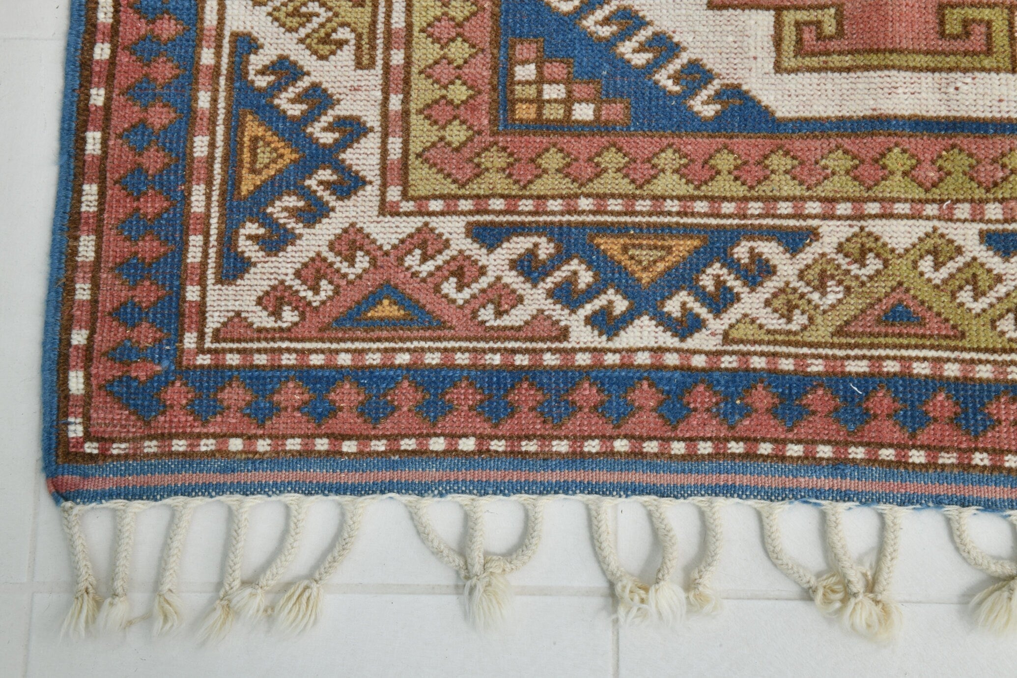 Turkish Vintage Rug 6’6’ x 4’0’