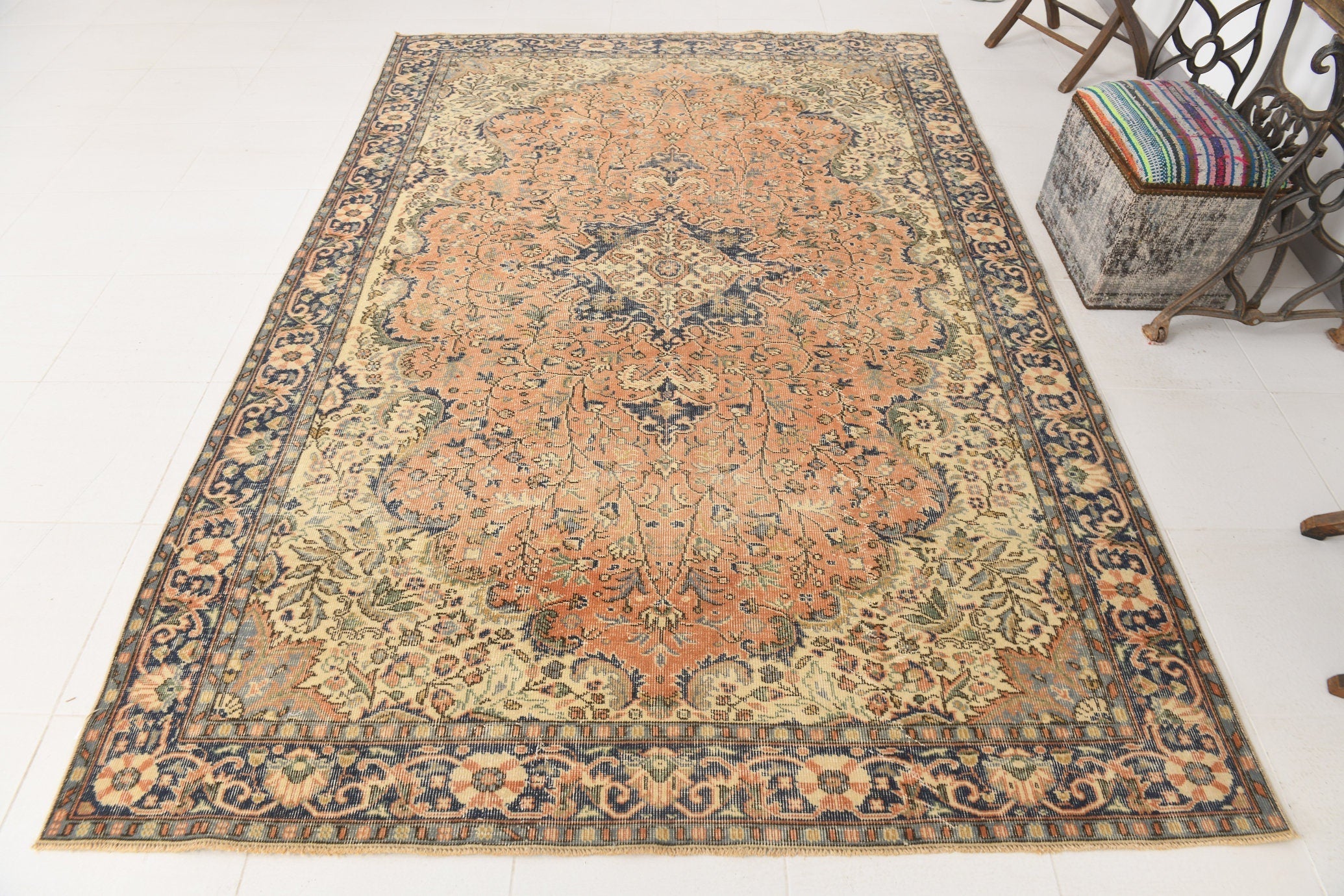 Turkish Vintage Rug  6'6" x 9'5" ft