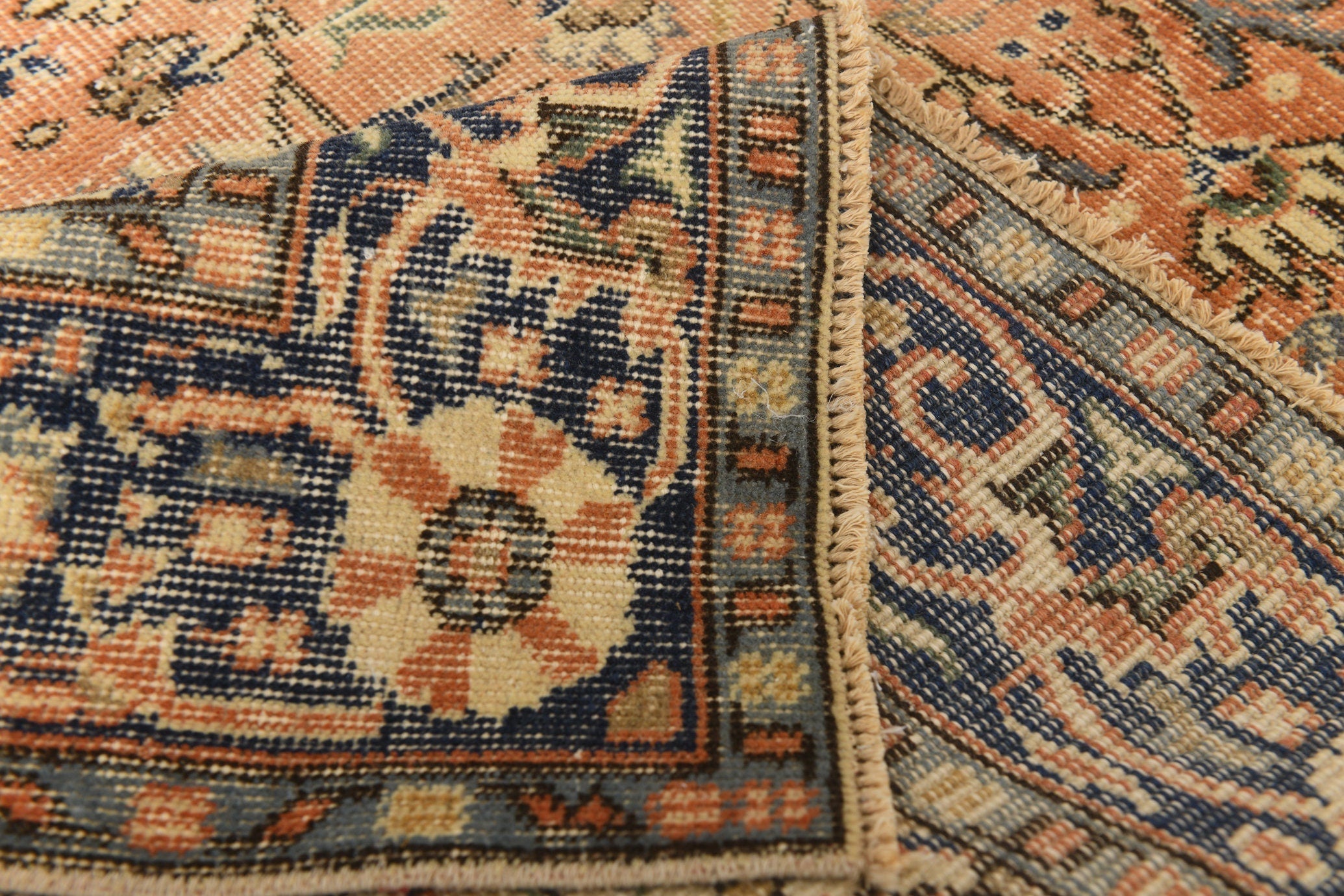 Turkish Vintage Rug  6'6" x 9'5" ft