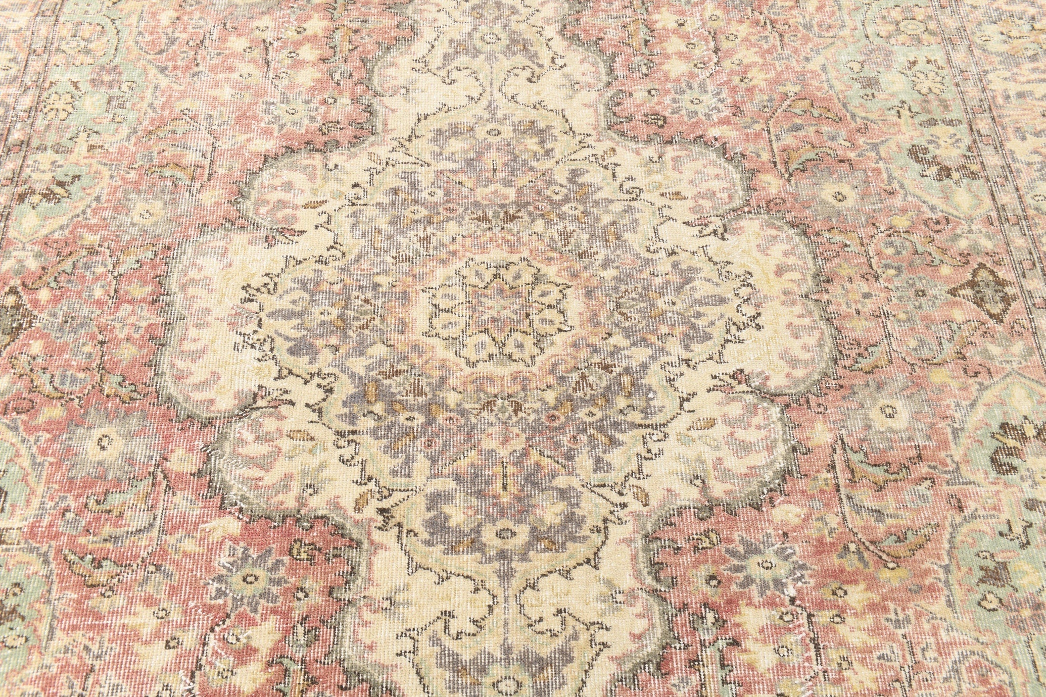 Turkish Vintage Rug  6'6" x 9'7" ft