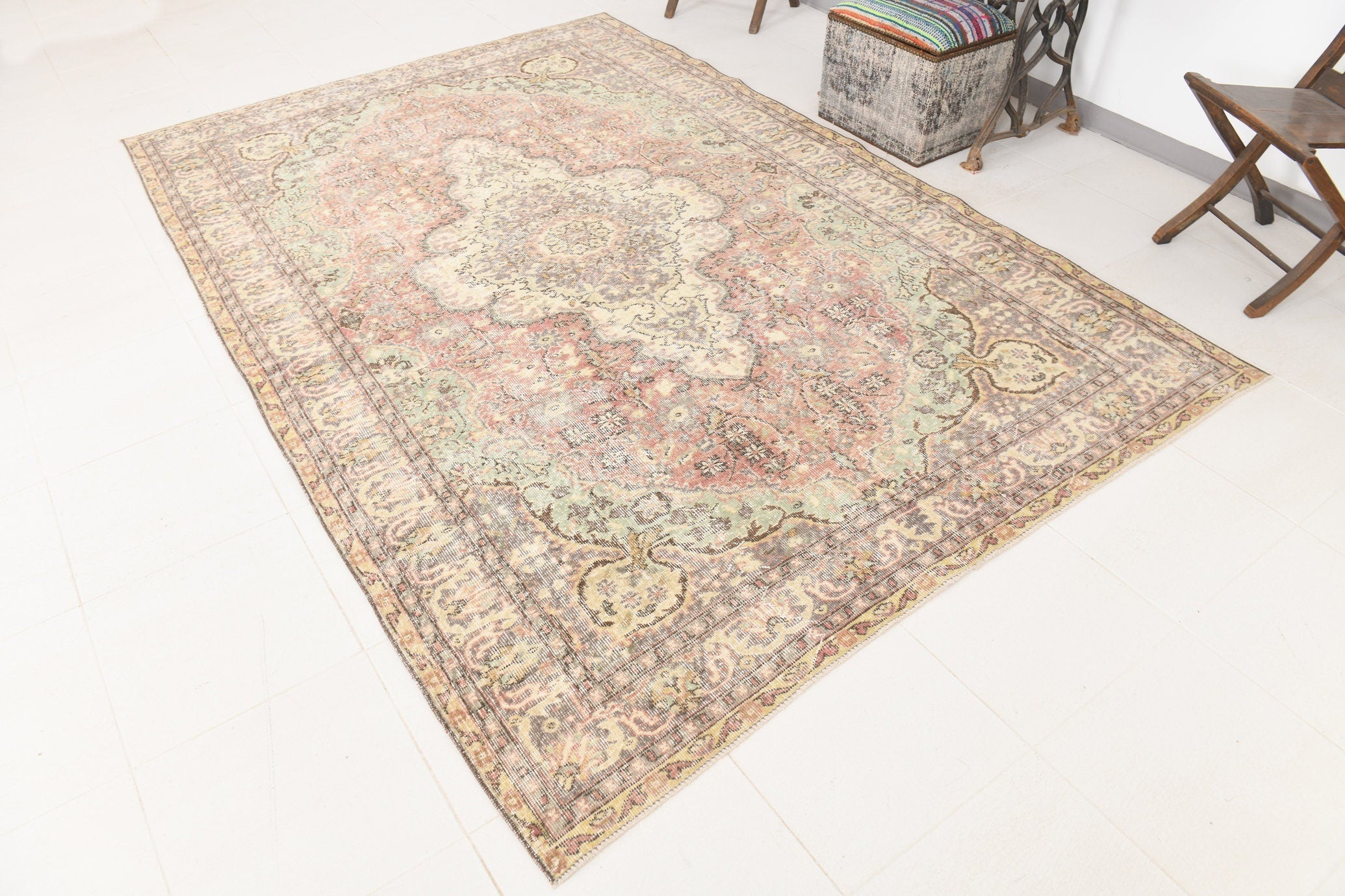 Turkish Vintage Rug  6'6" x 9'7" ft