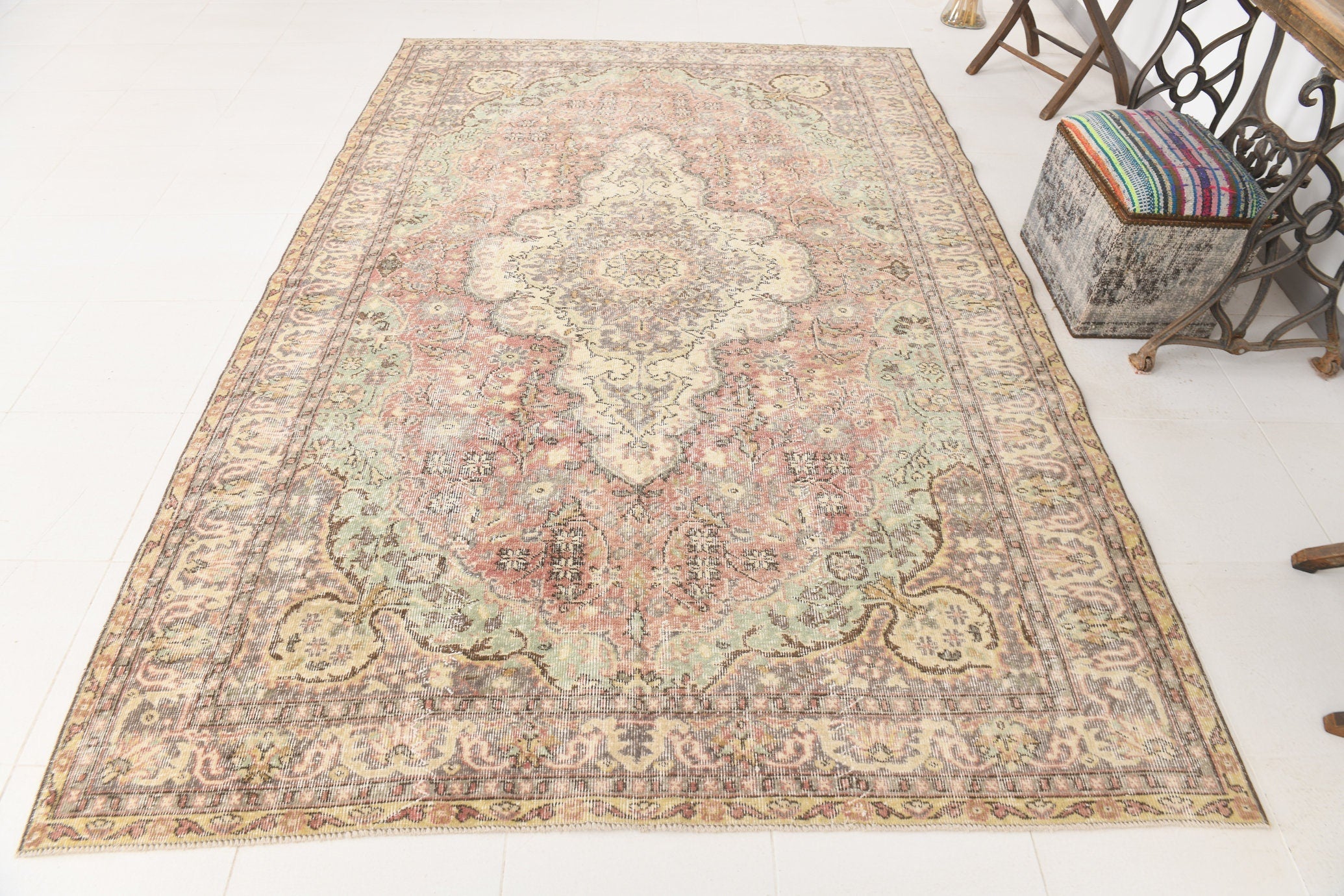 Turkish Vintage Rug  6'6" x 9'7" ft
