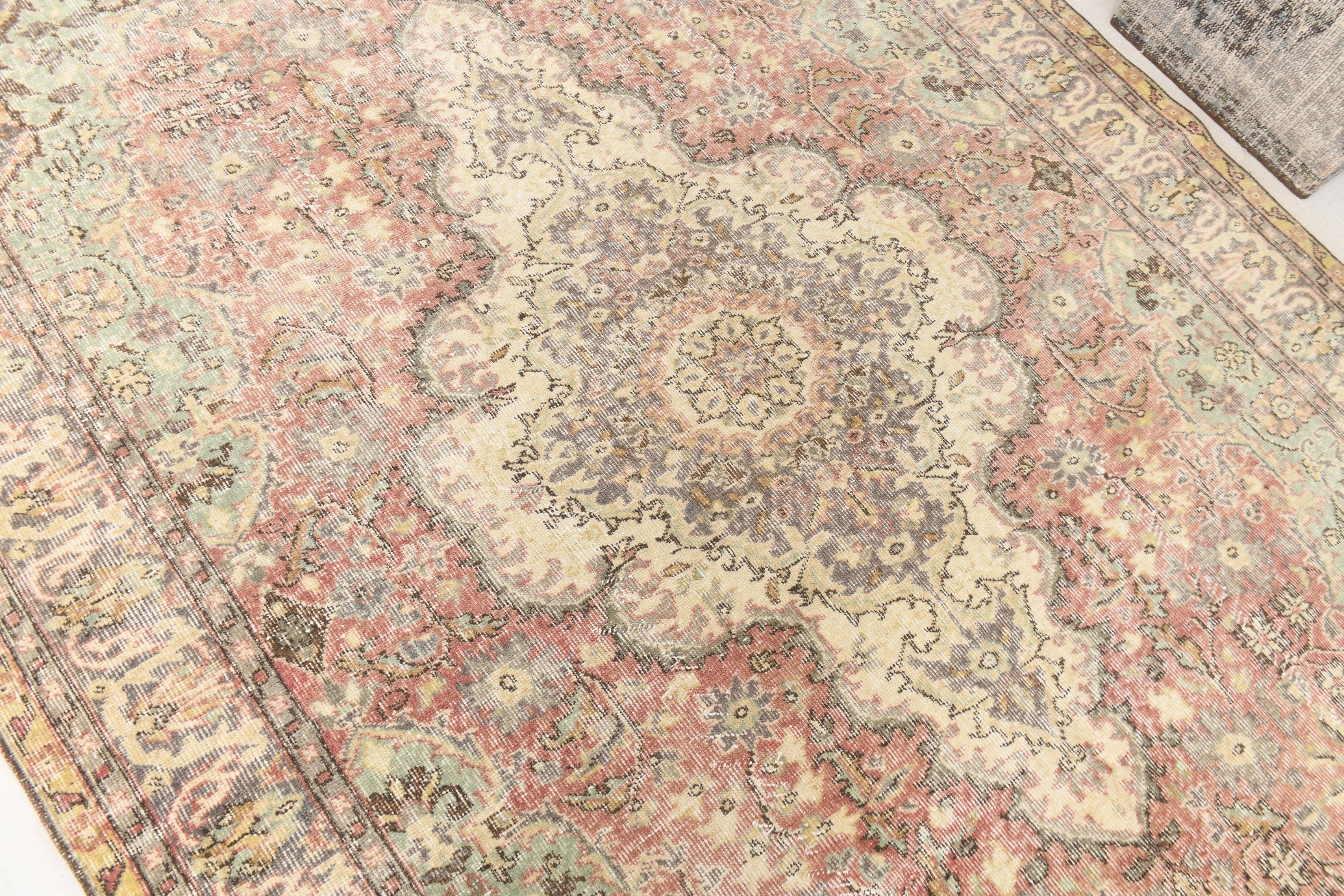 Turkish Vintage Rug  6'6" x 9'7" ft