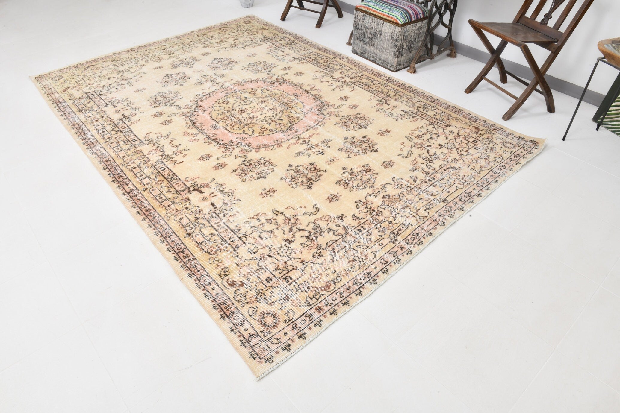 Turkish Vintage Rug  6'7" x 9'8" ft