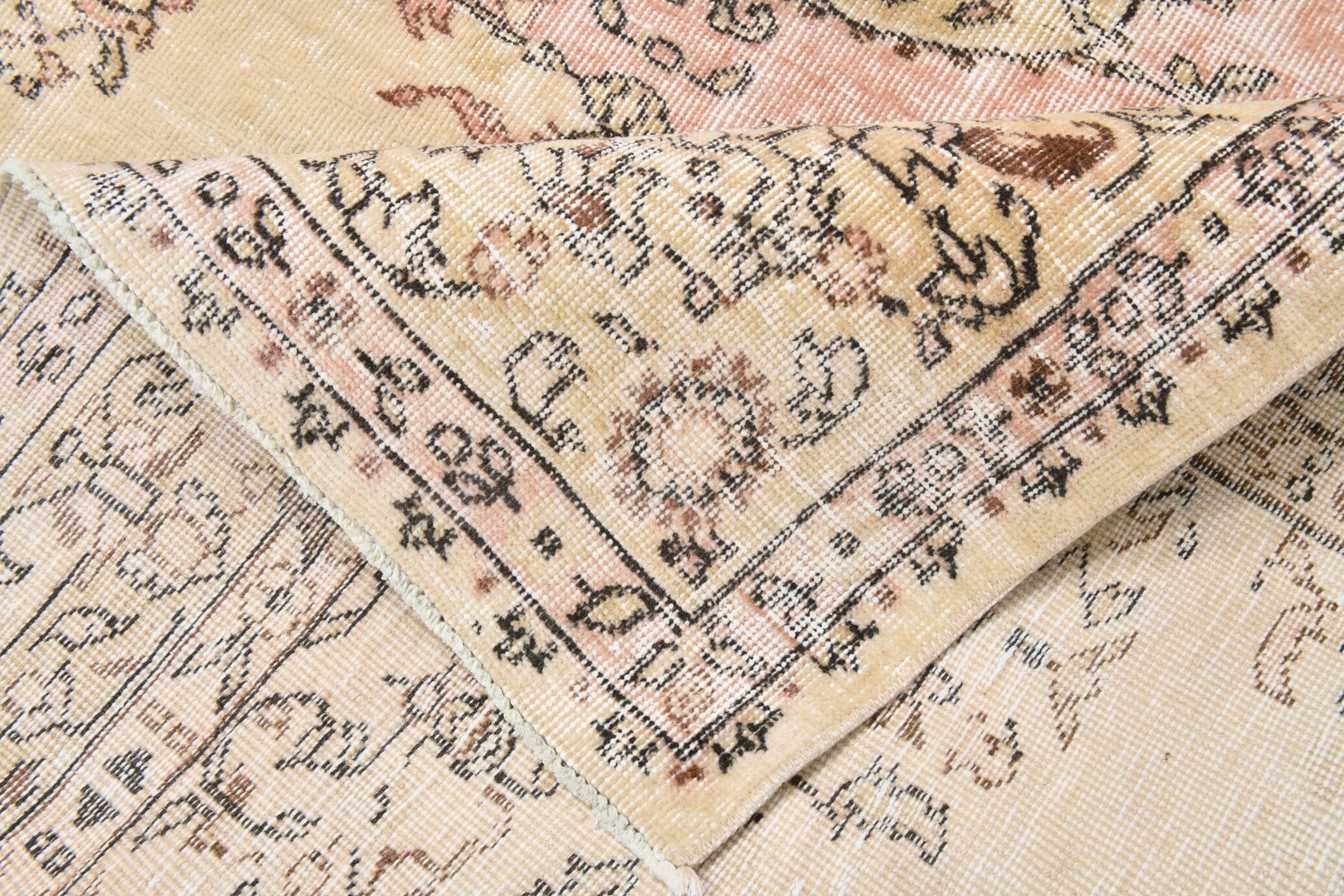 Turkish Vintage Rug  6'7" x 9'8" ft