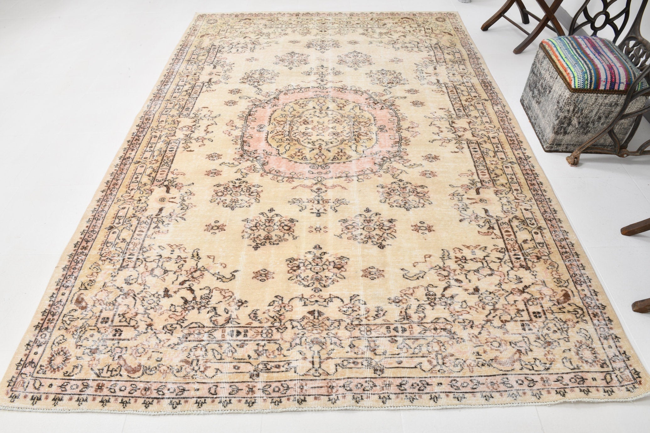 Turkish Vintage Rug  6'7" x 9'8" ft