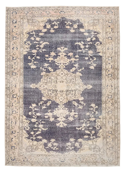 Turkish Vintage Rug  6'8" x 9'3" ft