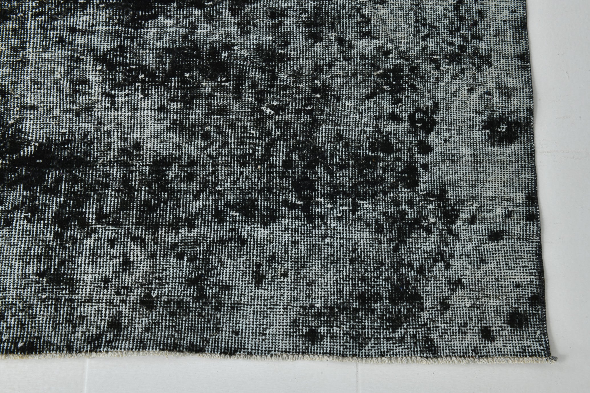 Turkish Vintage Rug  6'9" x 10'1" ft