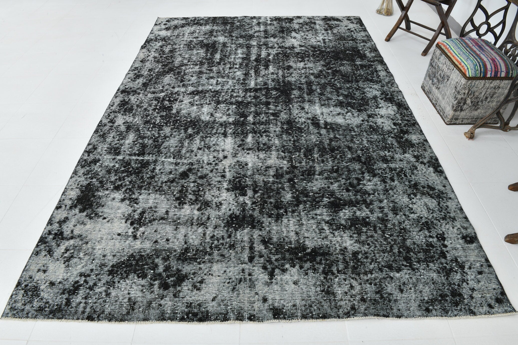 Turkish Vintage Rug  6'9" x 10'1" ft