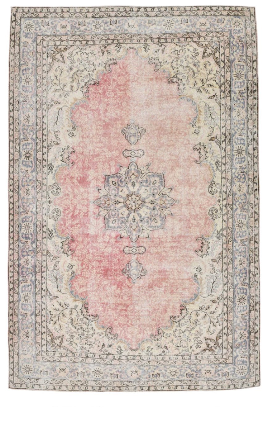 Turkish Vintage Rug  6'9" x 10'3" ft