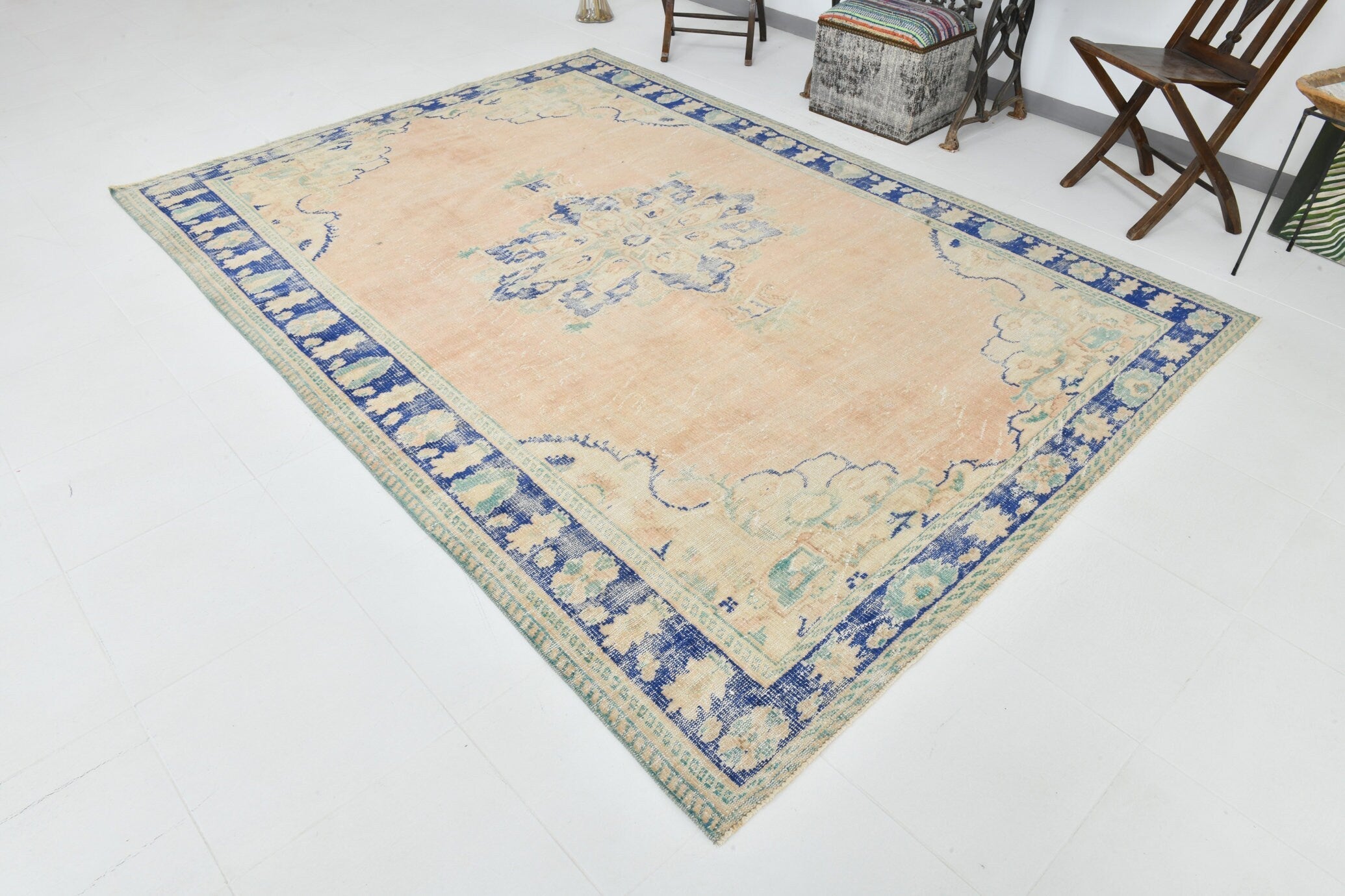 Turkish Vintage Rug  6'9" x 9'6" ft