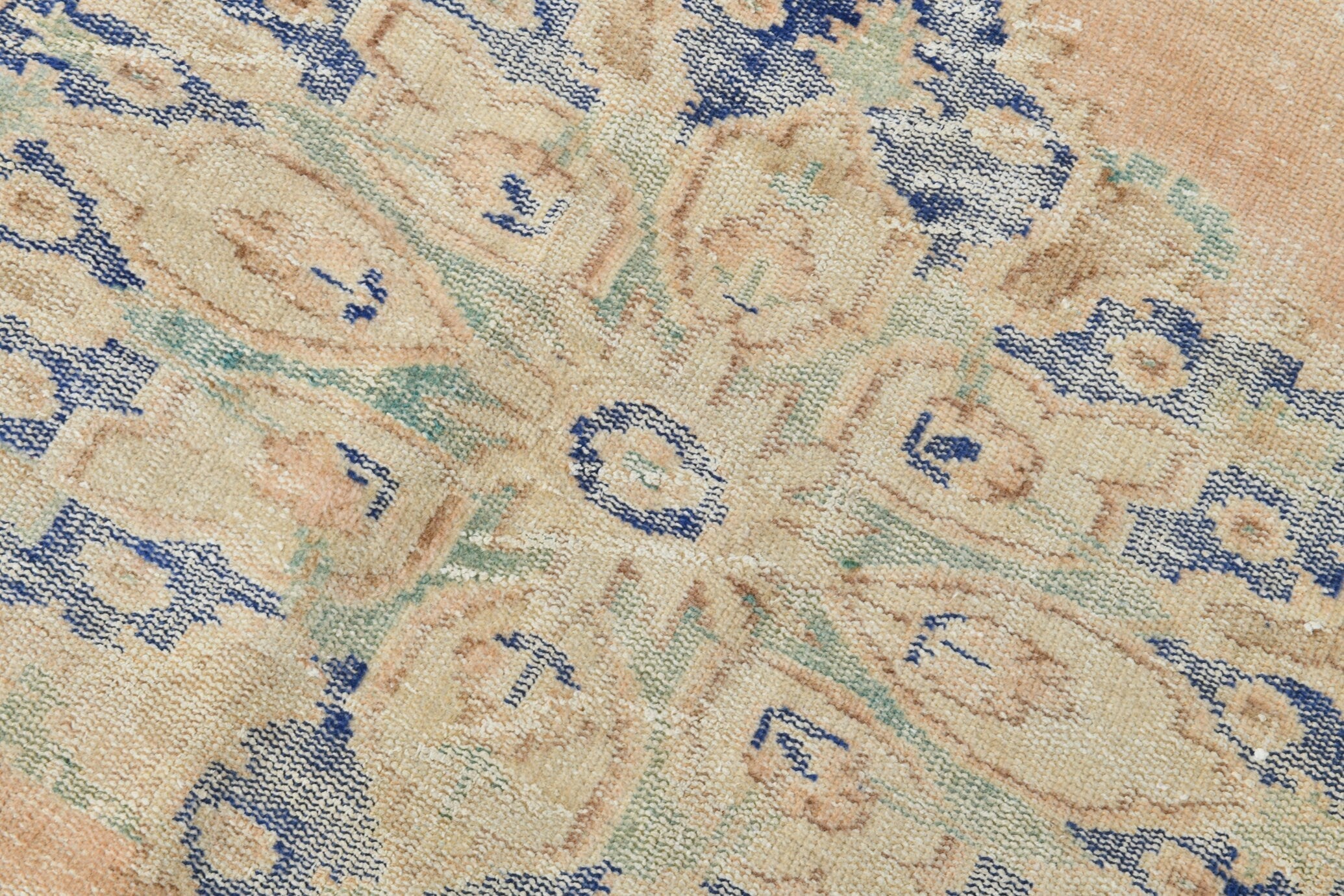 Turkish Vintage Rug  6'9" x 9'6" ft