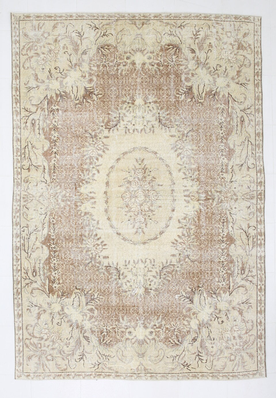 Turkish Vintage Rug  6'9" x 9'8" ft