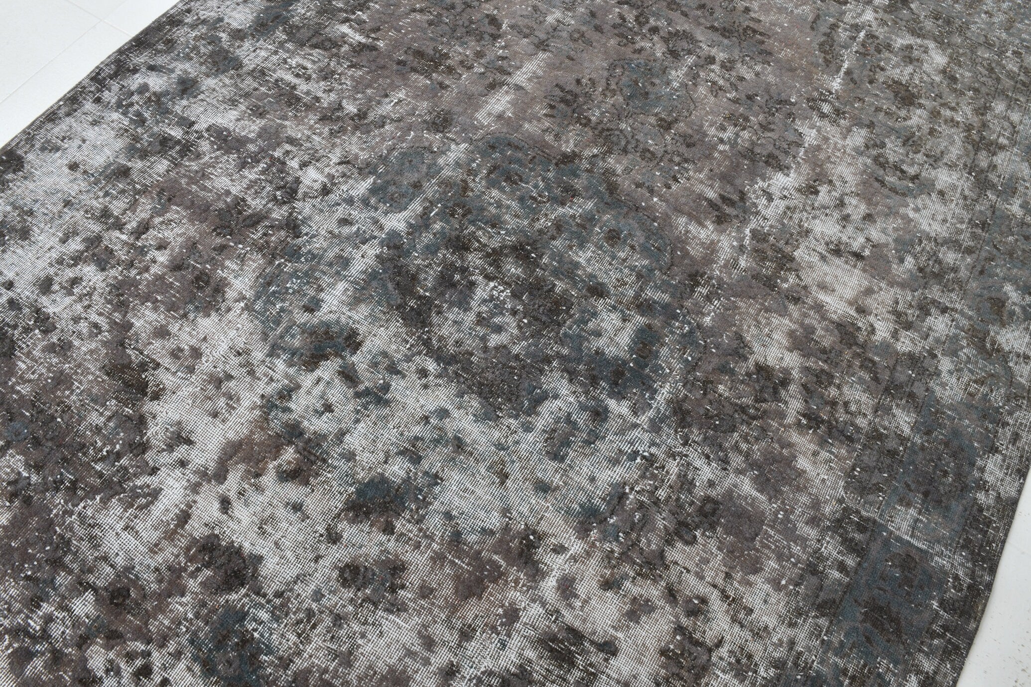Turkish Vintage Rug  7'1" x 10'8" ft